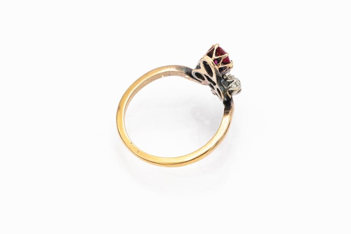 Bague en or ancien avec diamants et corindon synthétique Pour femmes en vente