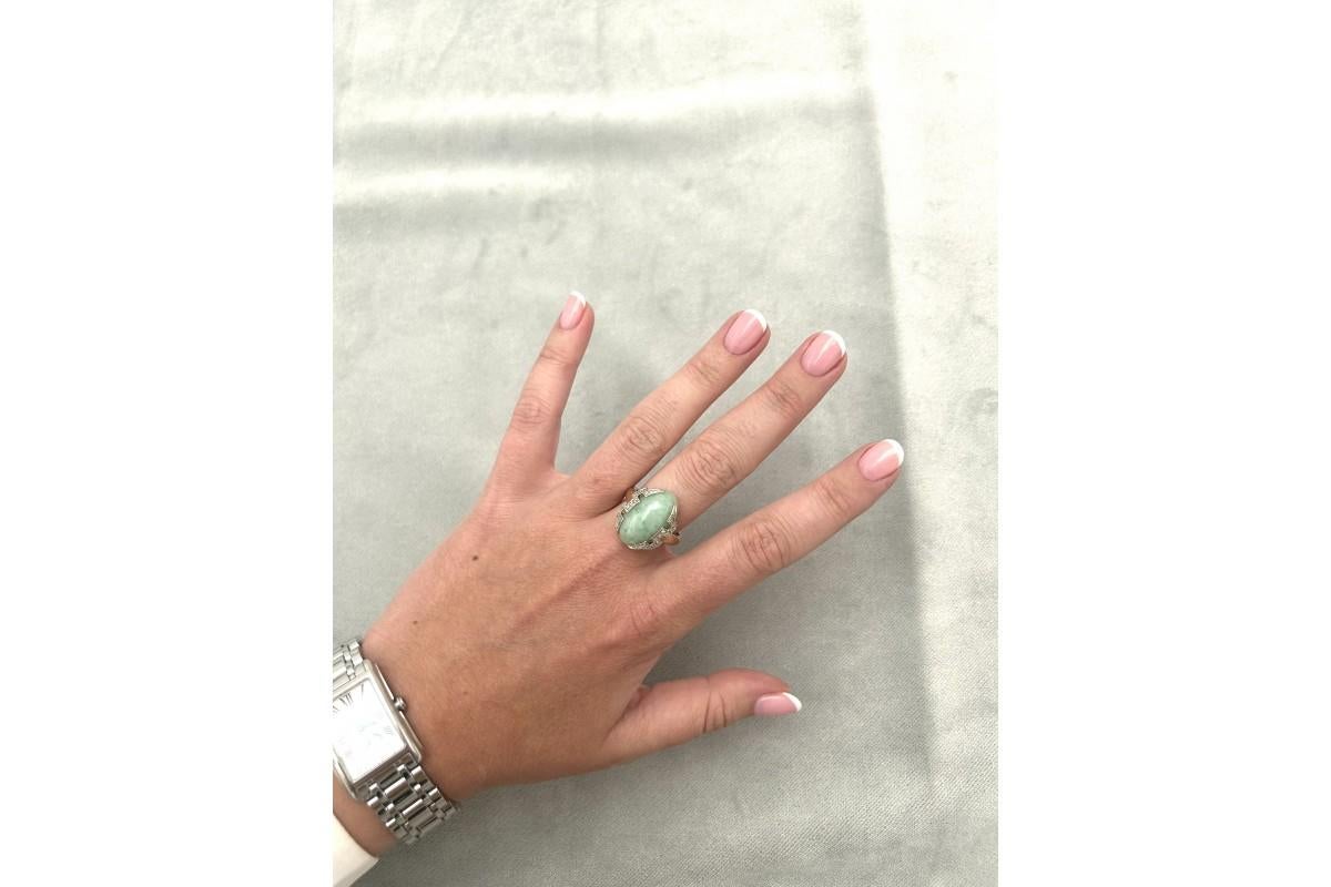 Anello in oro antico con giada e diamanti in stile Art Deco. In condizioni buone in vendita a Chorzów, PL