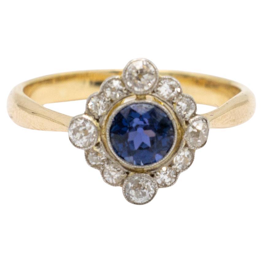 Altgoldring mit Diamanten im Altschliff 0,30ct und blau-violettem Saphir, Großbritannien, 1940er Jahre. im Angebot