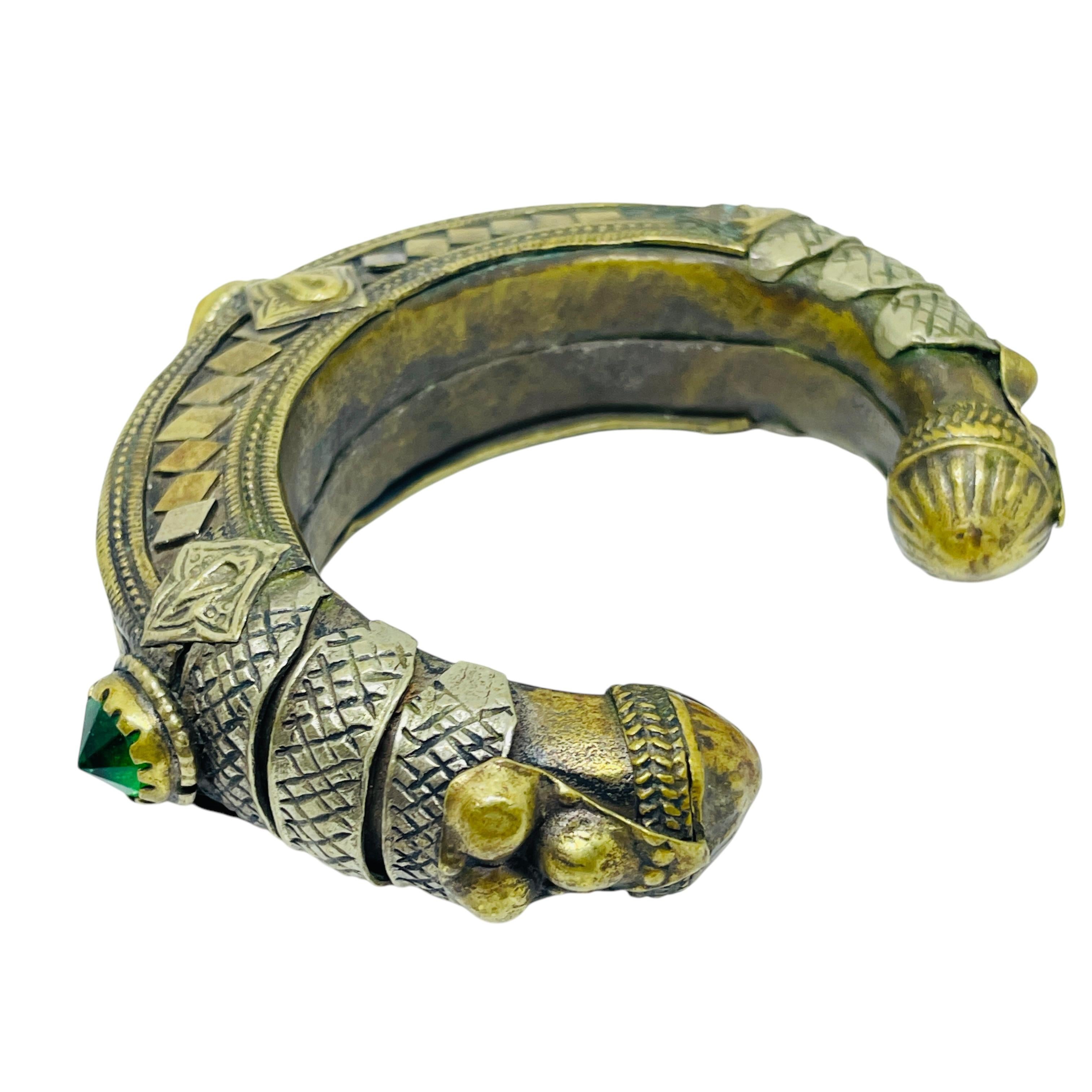 Altgoldfarbene Glassteine orientalisches Manschettenarmband Damen im Angebot