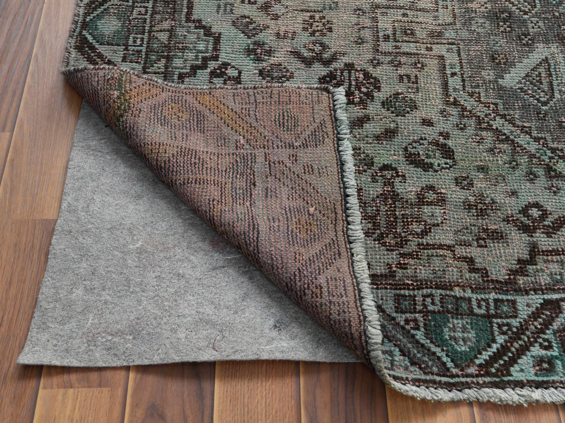 Medievale Tappeto in lana annodato a mano Old Gray Persian Shiraz with Triple Medallion Worn Down in vendita