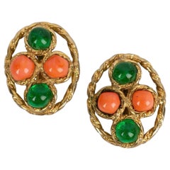 Boucles d'oreilles Gripoix ancien en métal doré et pâte de verre
