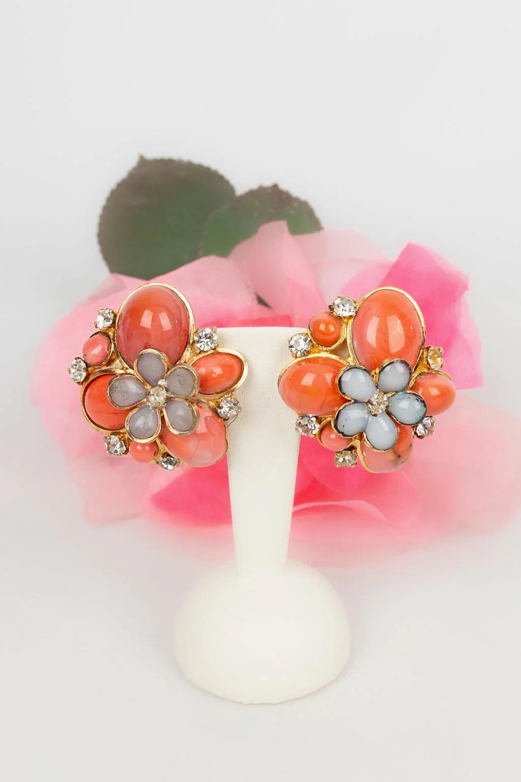 Old Gripoix Flower Earrings in Gold Metal and Glass Paste For Sale 3