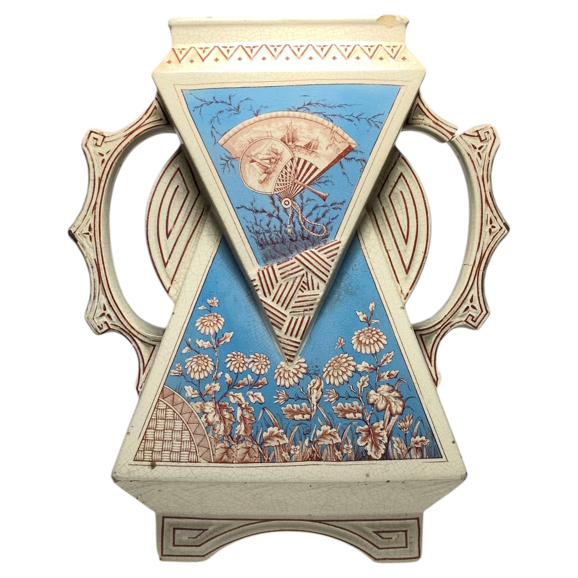 Vaso di terracotta Old Hall attribuito a Christopher Dresser in vendita