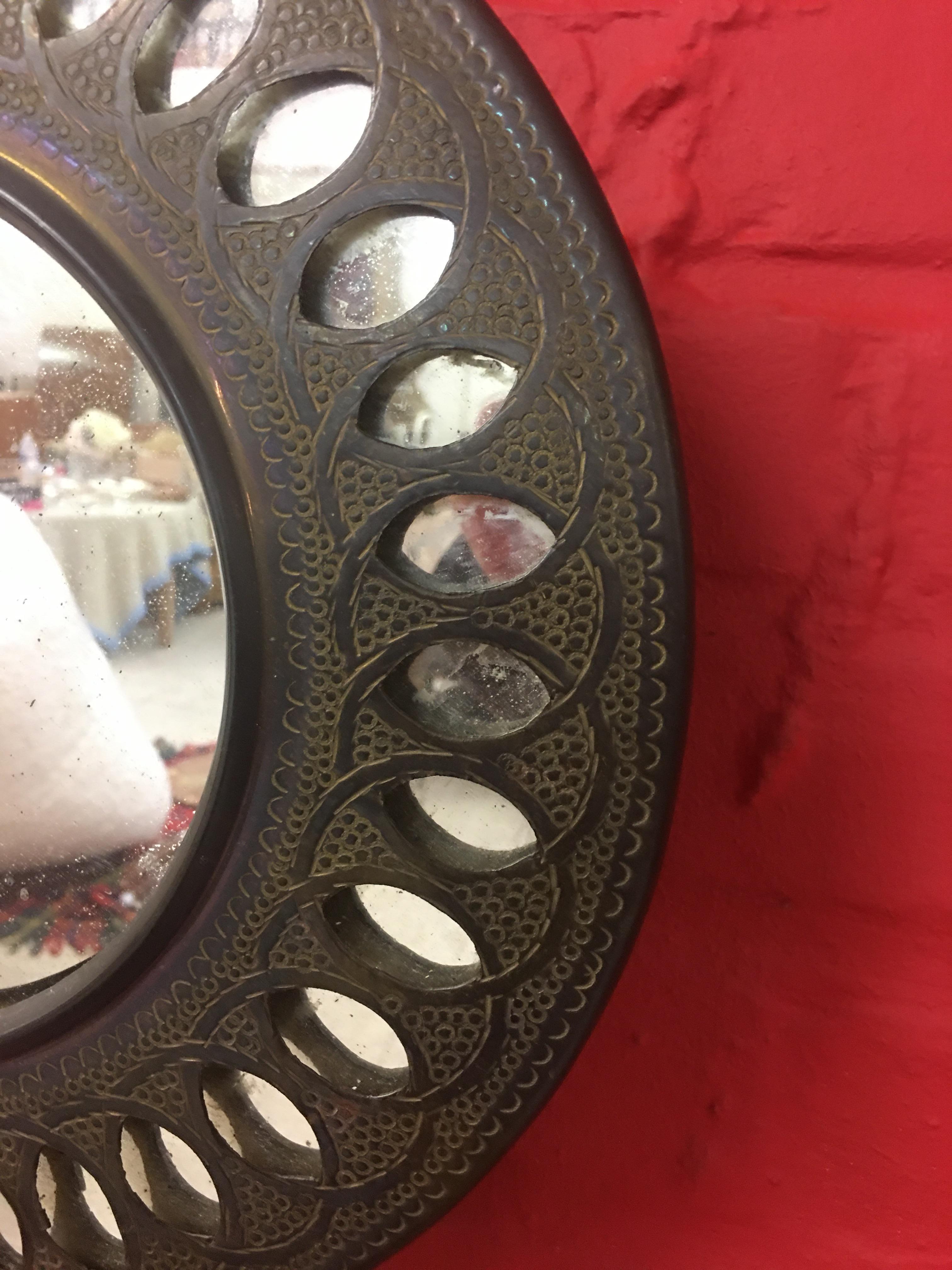 Old Hammered Copper Mirror, circa 1950 In Good Condition For Sale In Saint-Ouen, FR