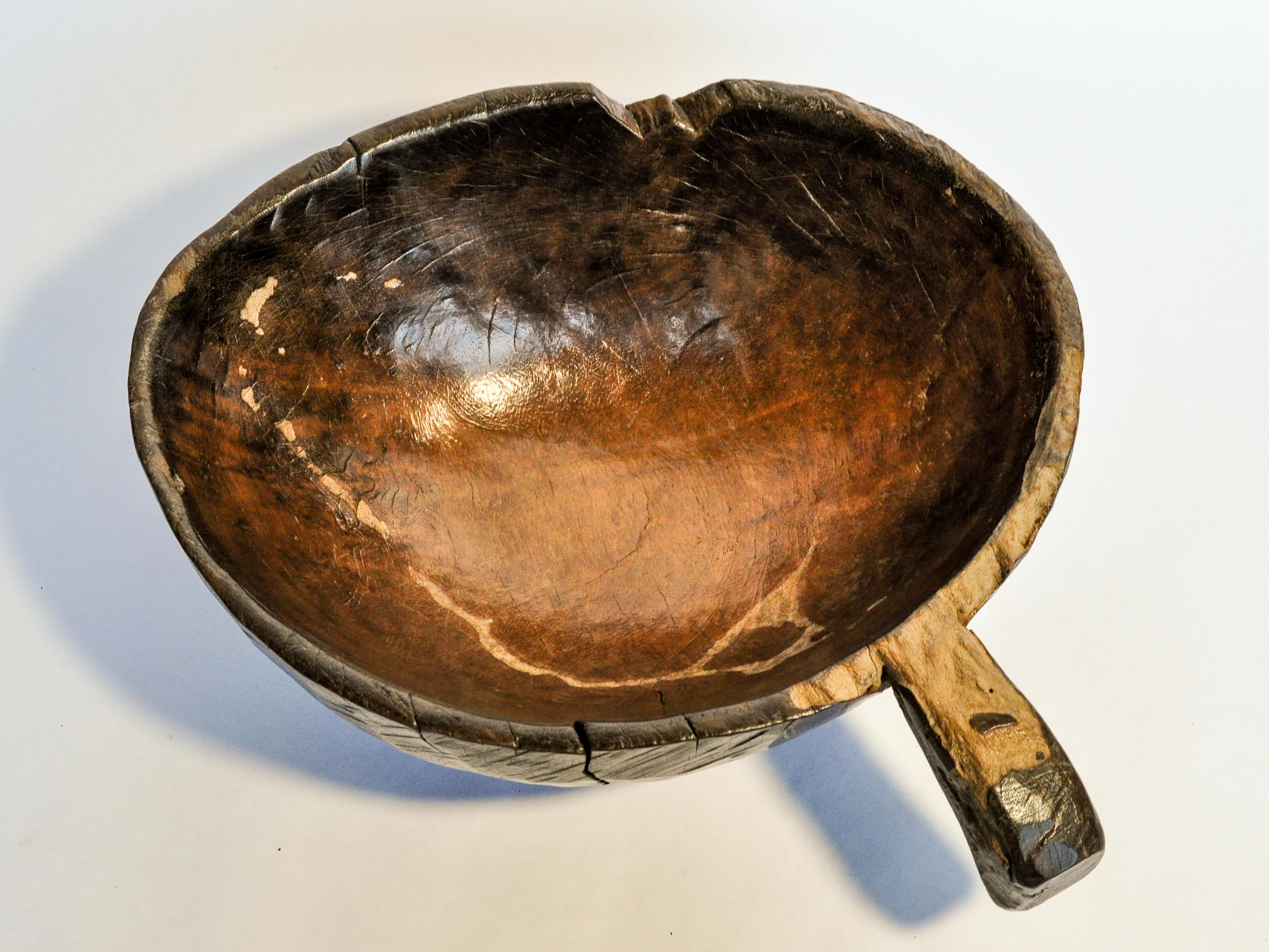 Old Hand Hewn Wooden Bowl with Handle from Sulawesi, Indonesia, Mid-20th Century 6