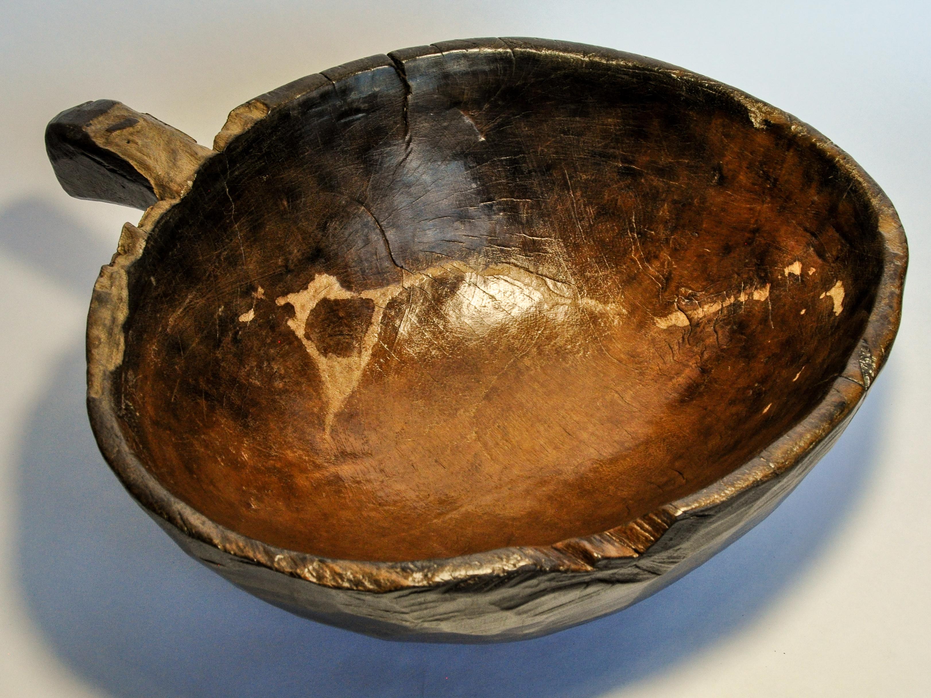 Old Hand Hewn Wooden Bowl with Handle from Sulawesi, Indonesia, Mid-20th Century 9