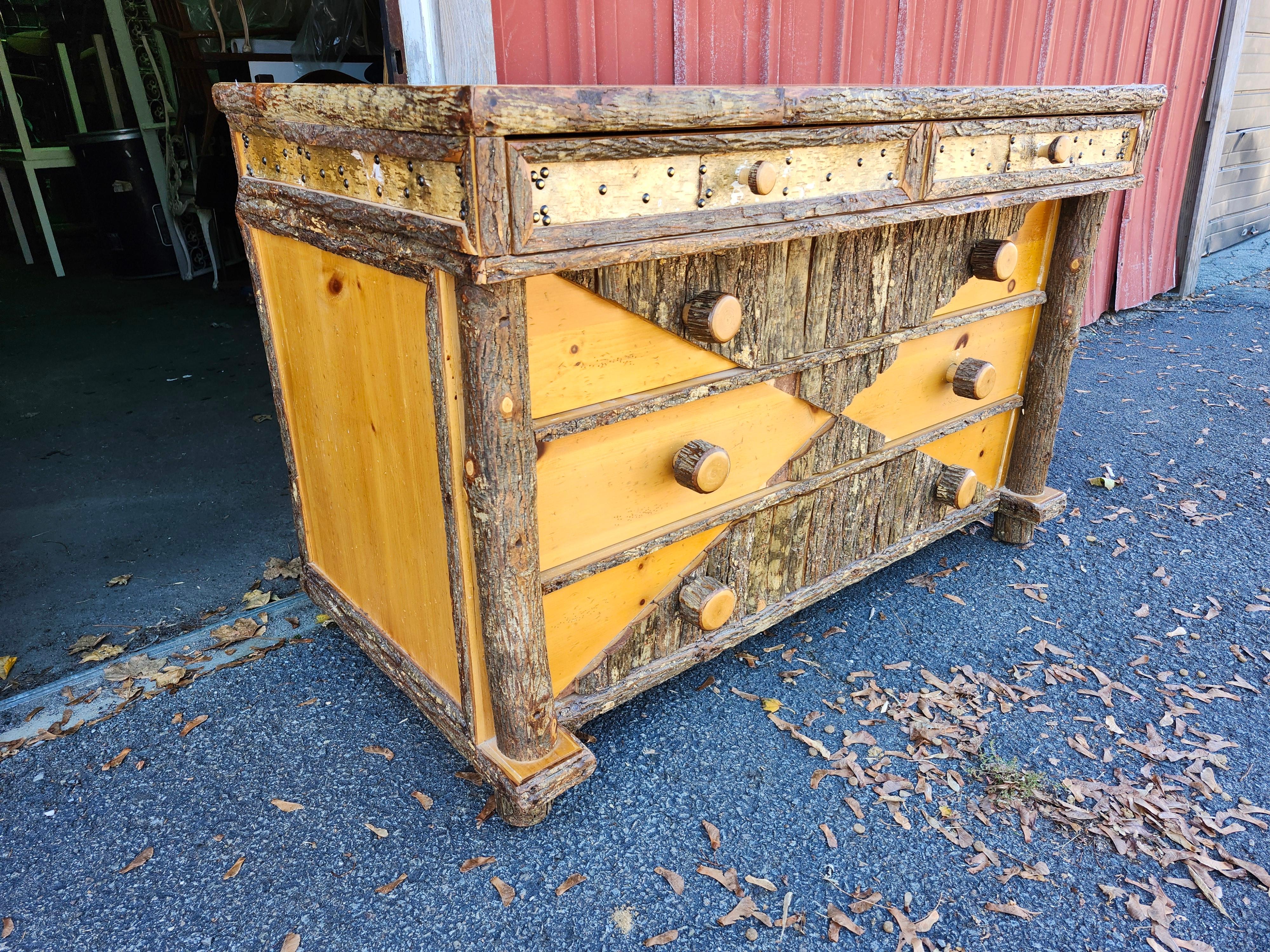 Old Hickory Adirondack Cassettone a quattro cassetti in betulla e pino C1970 in vendita 4