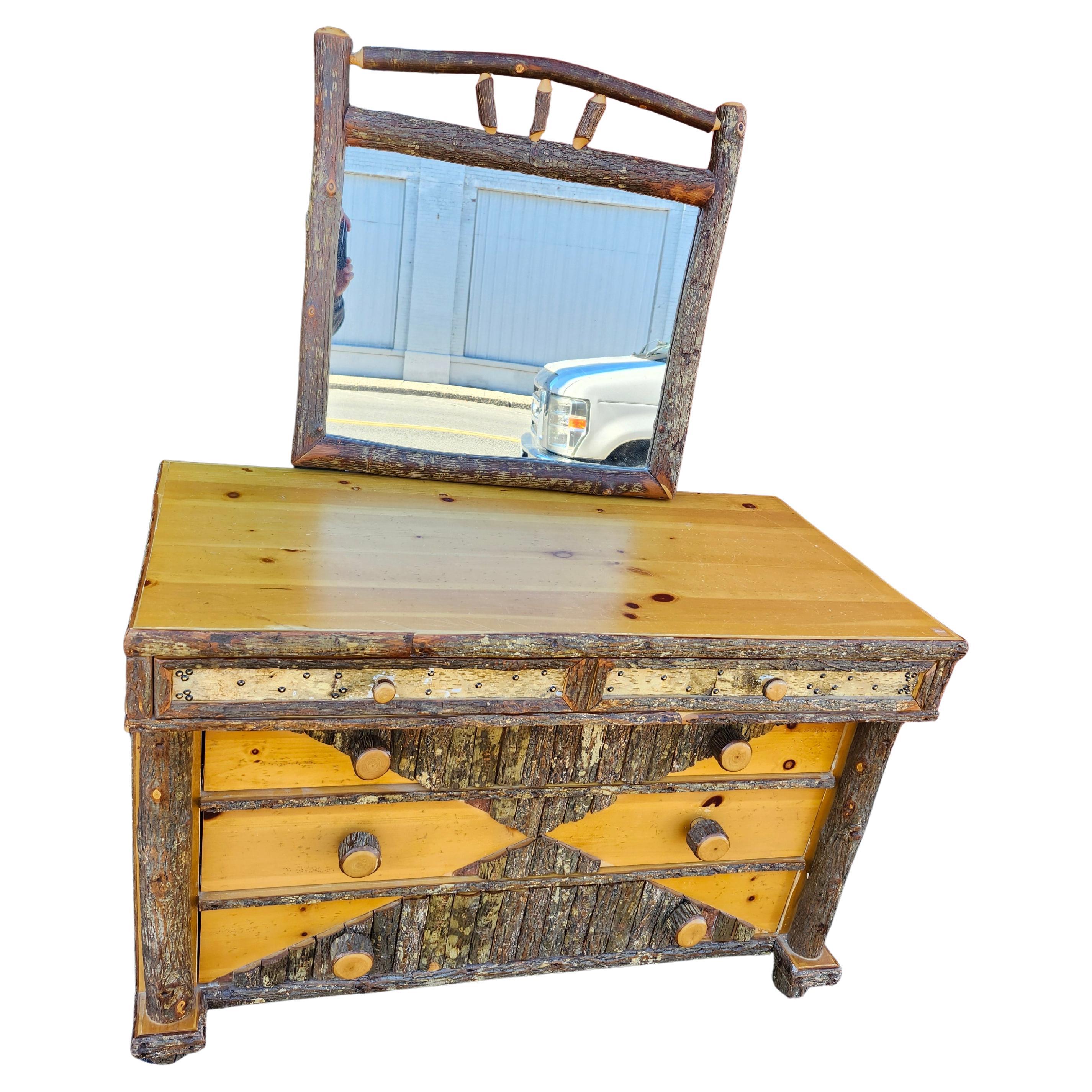 Old Hickory Adirondack Cassettone a quattro cassetti in betulla e pino C1970 in vendita