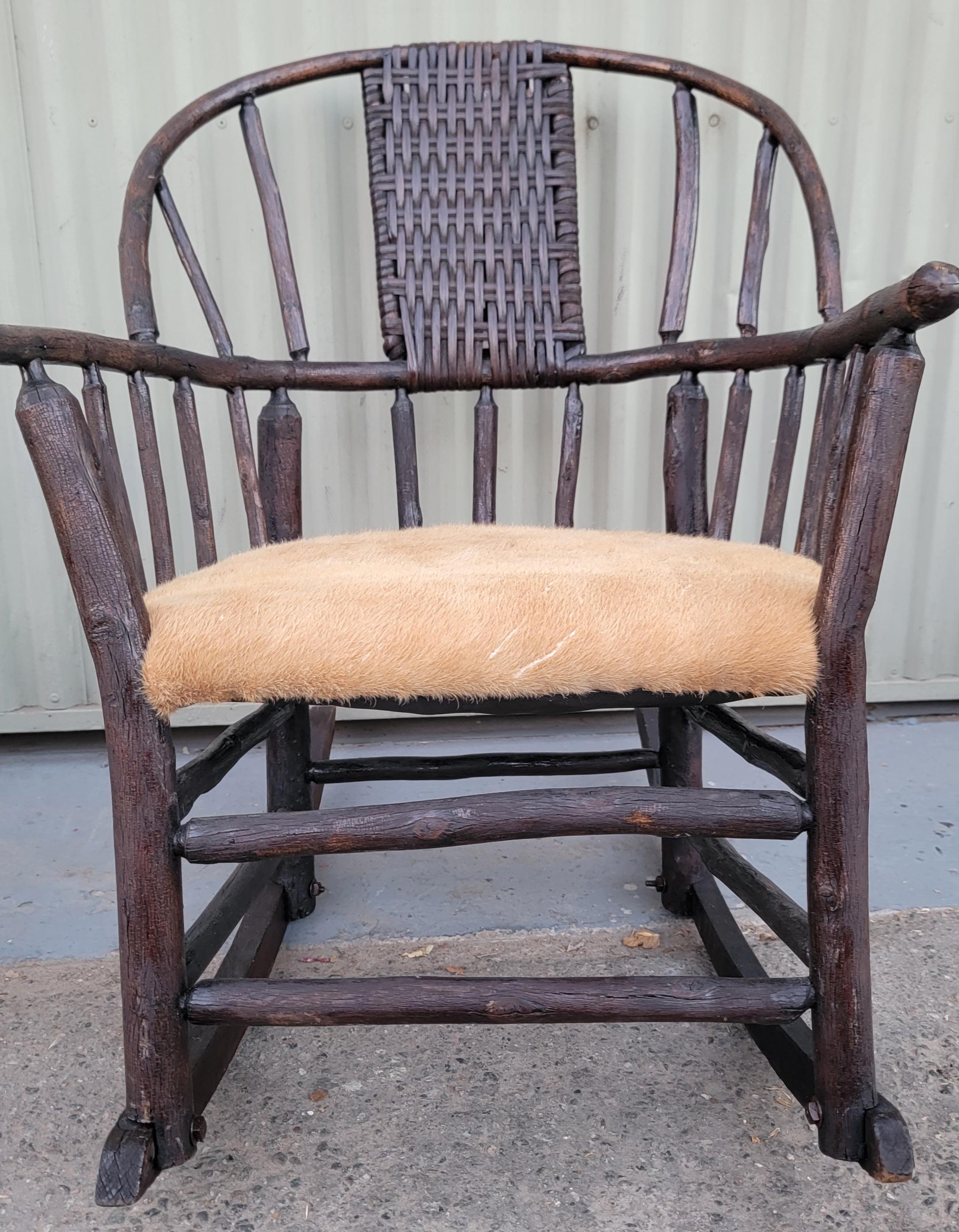 Alte Hickory-Stühle mit Fassrückenlehne - Paar (Handgefertigt) im Angebot