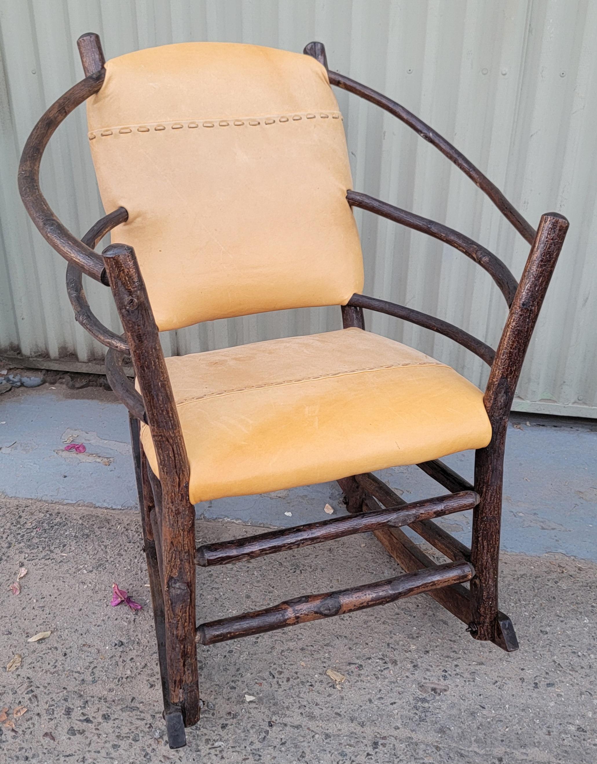 Old Hickory Barrel Back  Chaise à bascule en vente 2