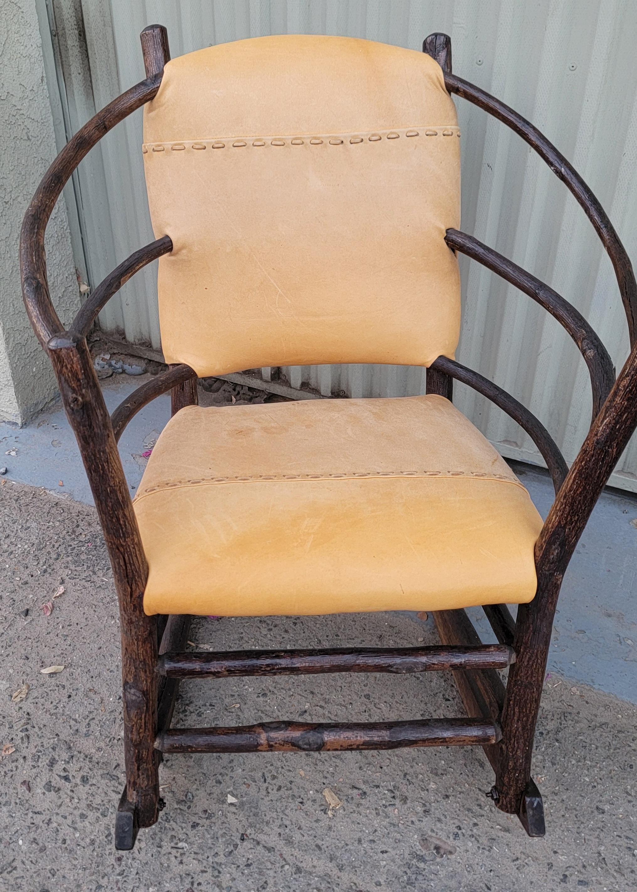 Old Hickory Barrel Back  Chaise à bascule en vente 3