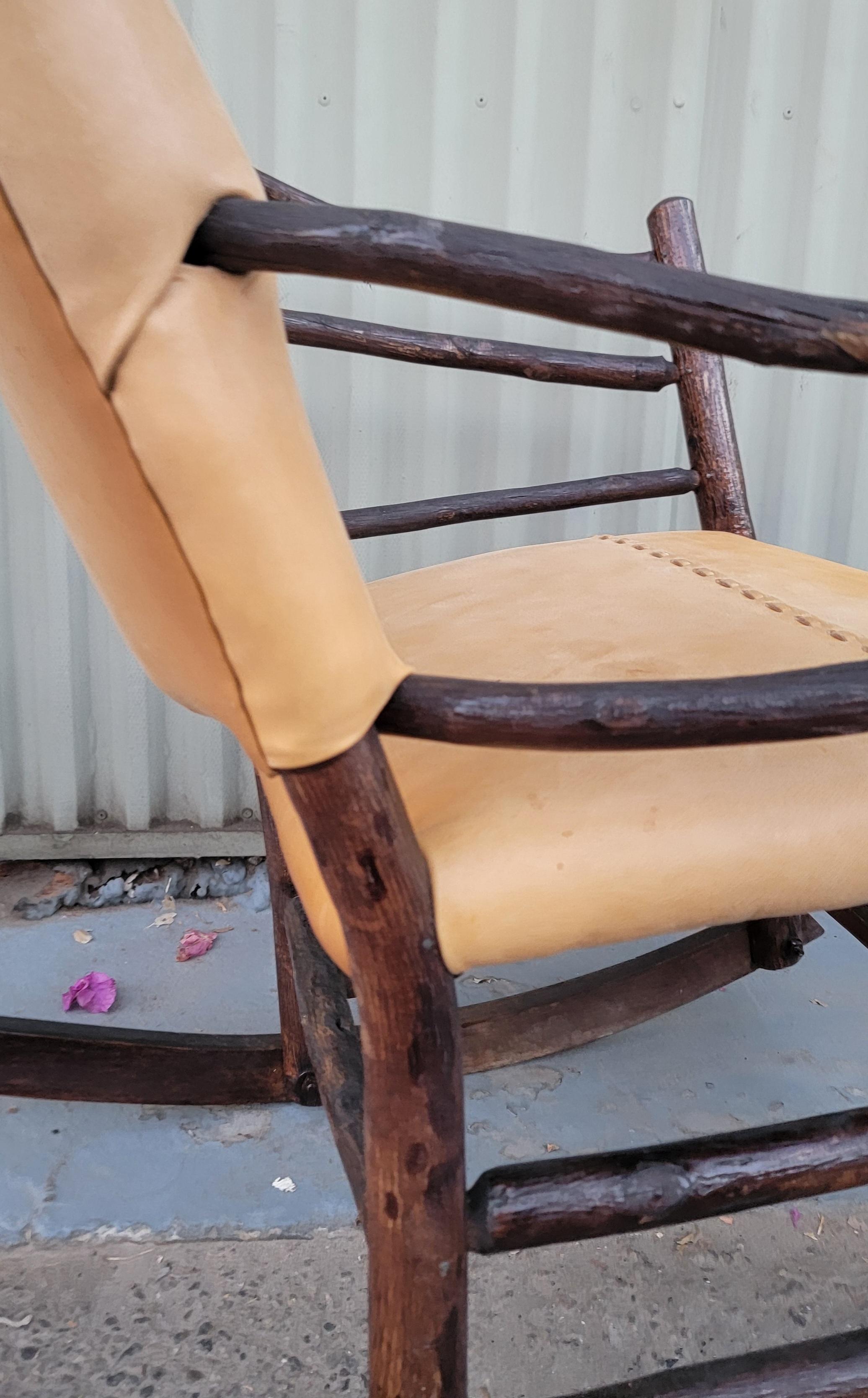 Adirondack Old Hickory Barrel Back  Chaise à bascule en vente