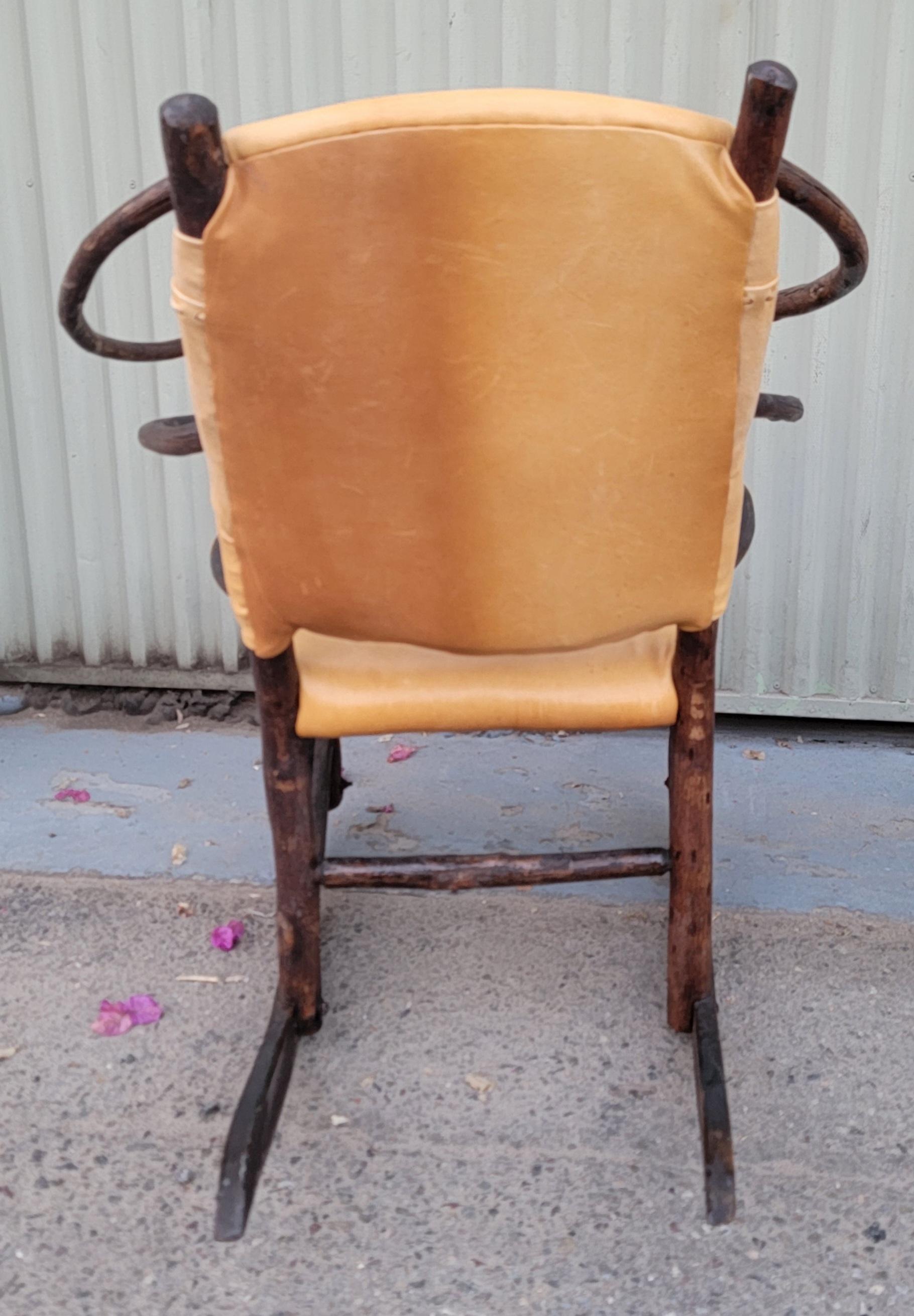 Fait main Old Hickory Barrel Back  Chaise à bascule en vente