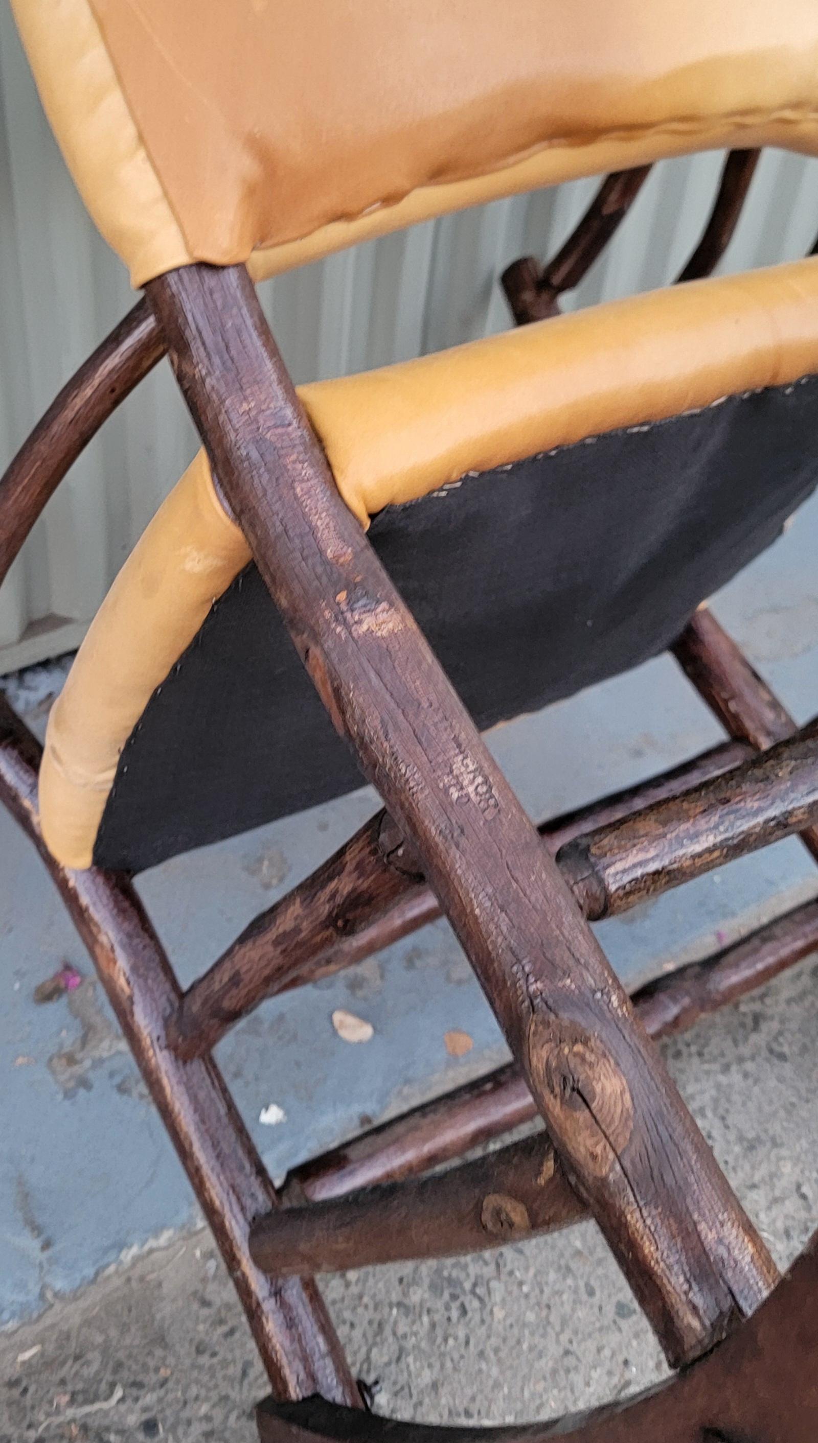 Pacanier Old Hickory Barrel Back  Chaise à bascule en vente