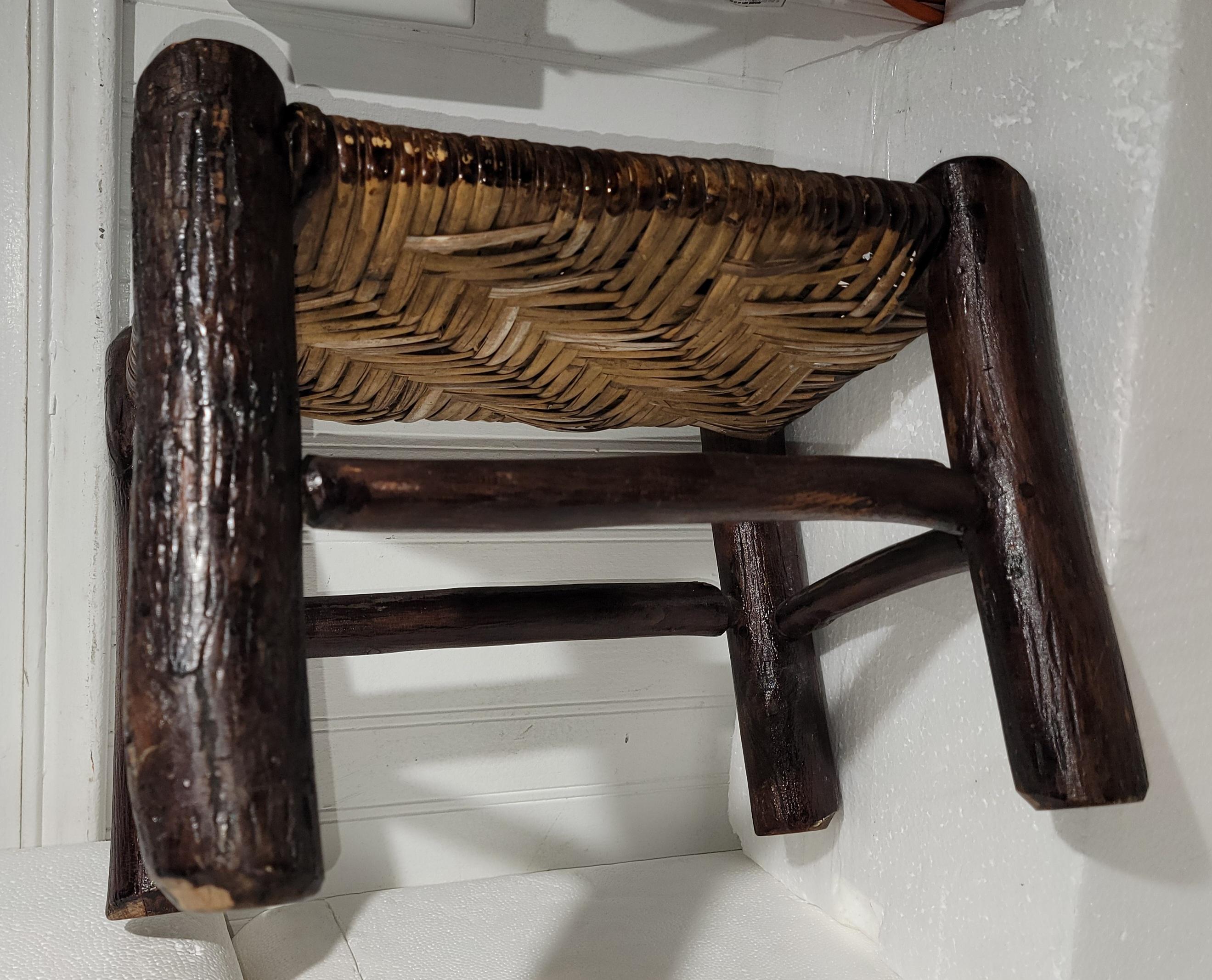 Old Hickory-Fußhocker aus Hickory (Patiniert) im Angebot