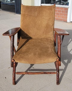 Silla de salón Old Hickory tapizada en ante