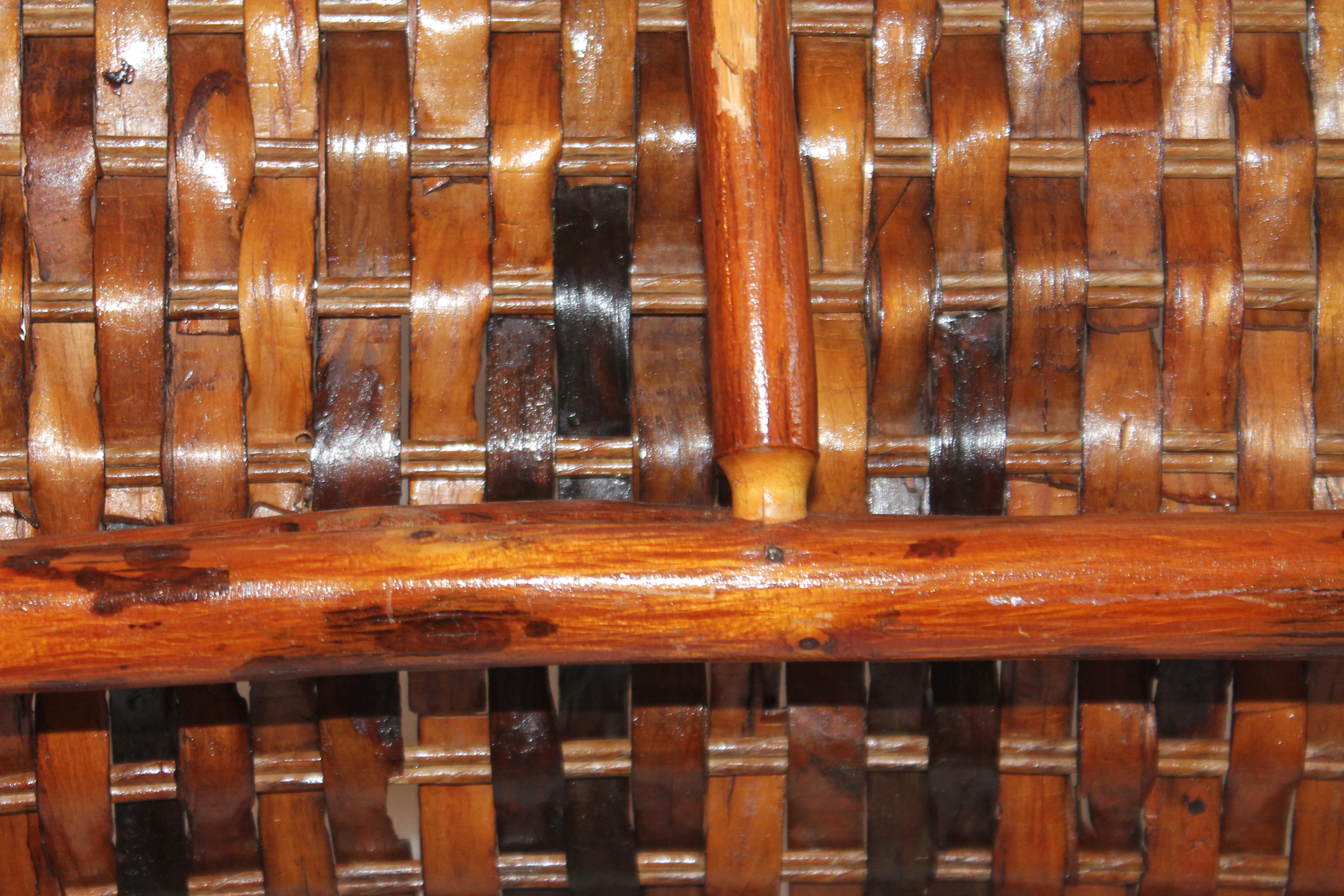 Old Hickory Magazine Rack W/ Handle In Good Condition In Los Angeles, CA