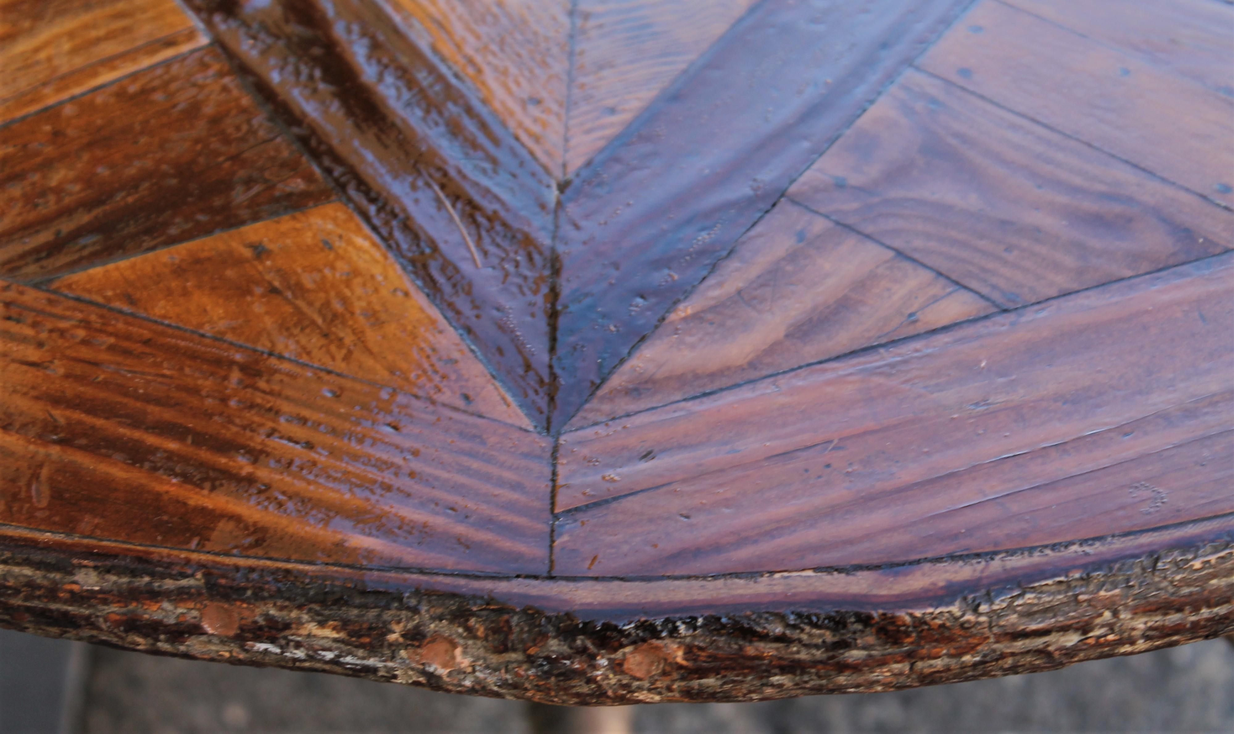 Old Hickory Oval Dinning Table In Excellent Condition In Los Angeles, CA