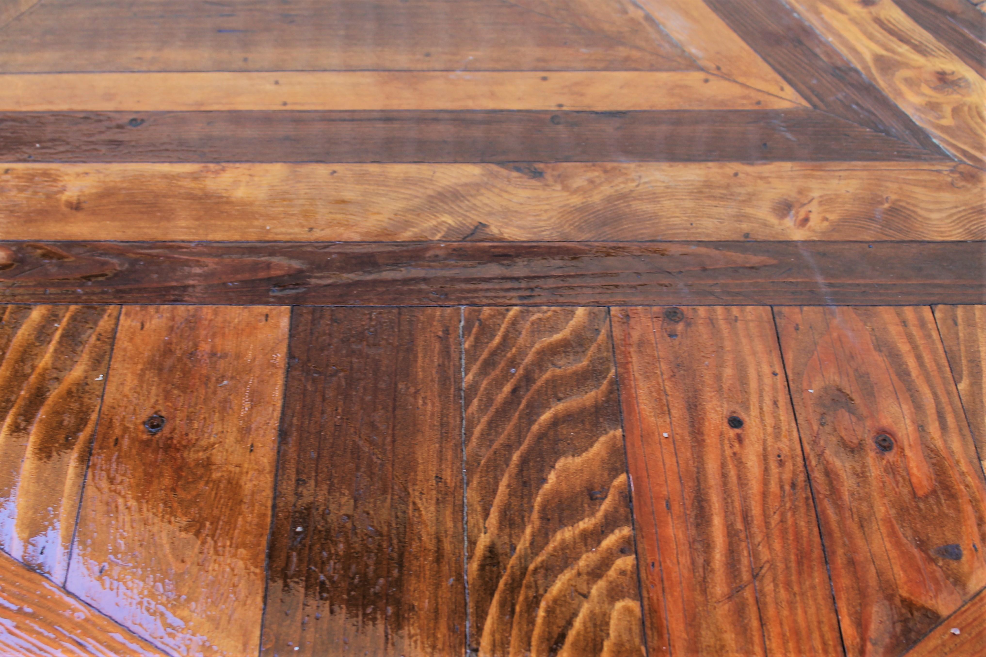 20th Century Old Hickory Oval Dinning Table