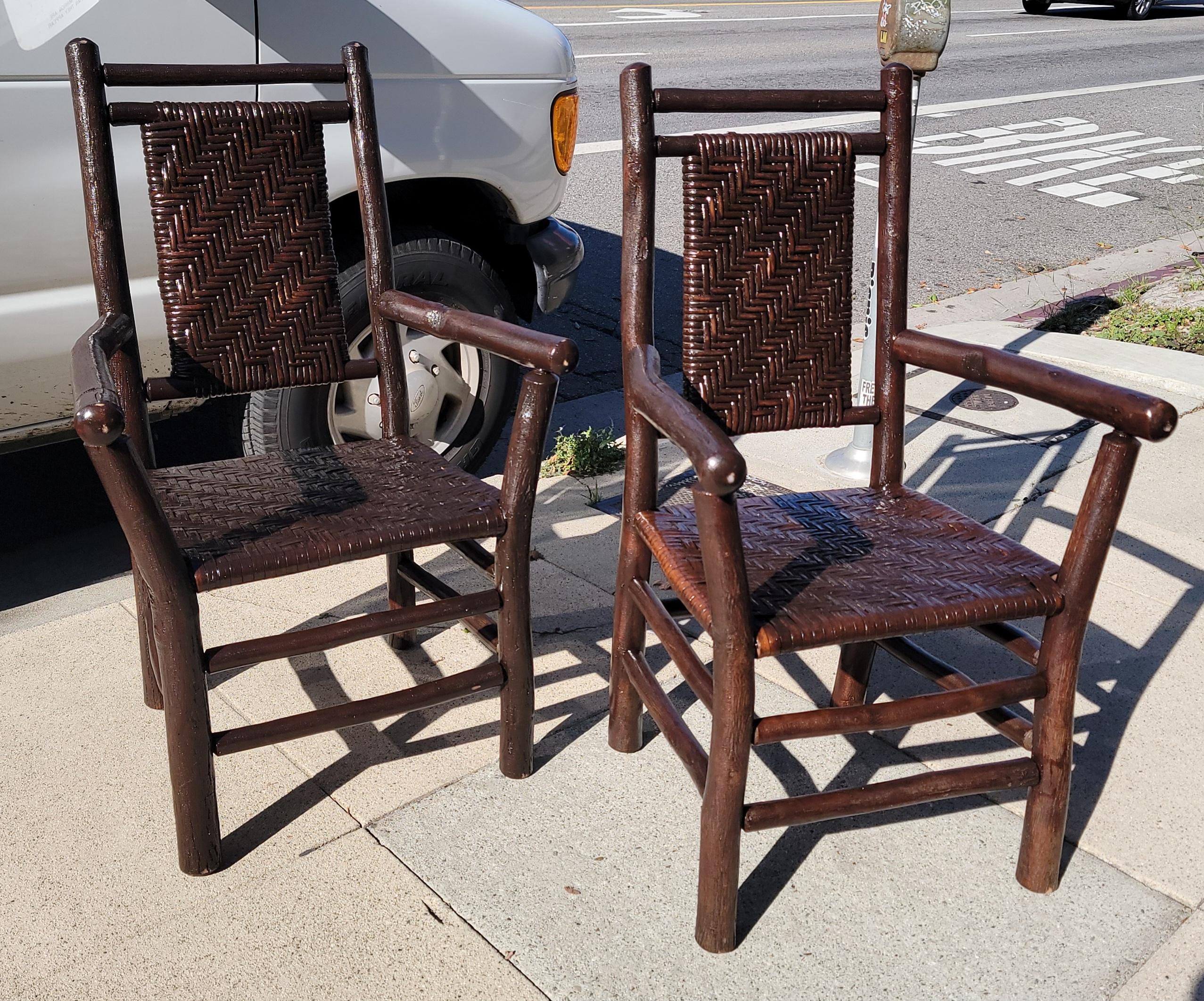 Altes Hickoryholz Paar Arm  Stühle  (Adirondack) im Angebot