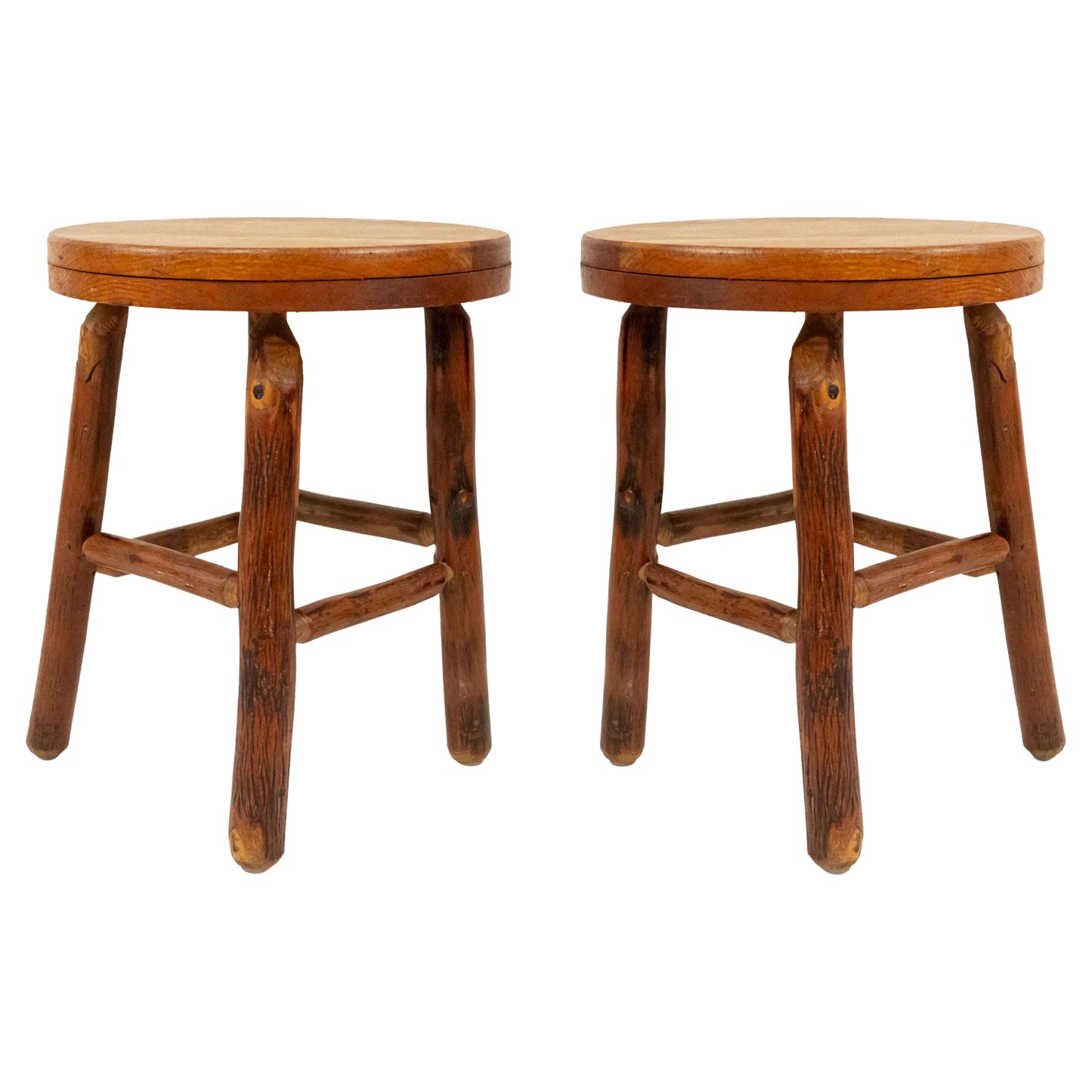 Old Hickory Round Oak Stools en vente