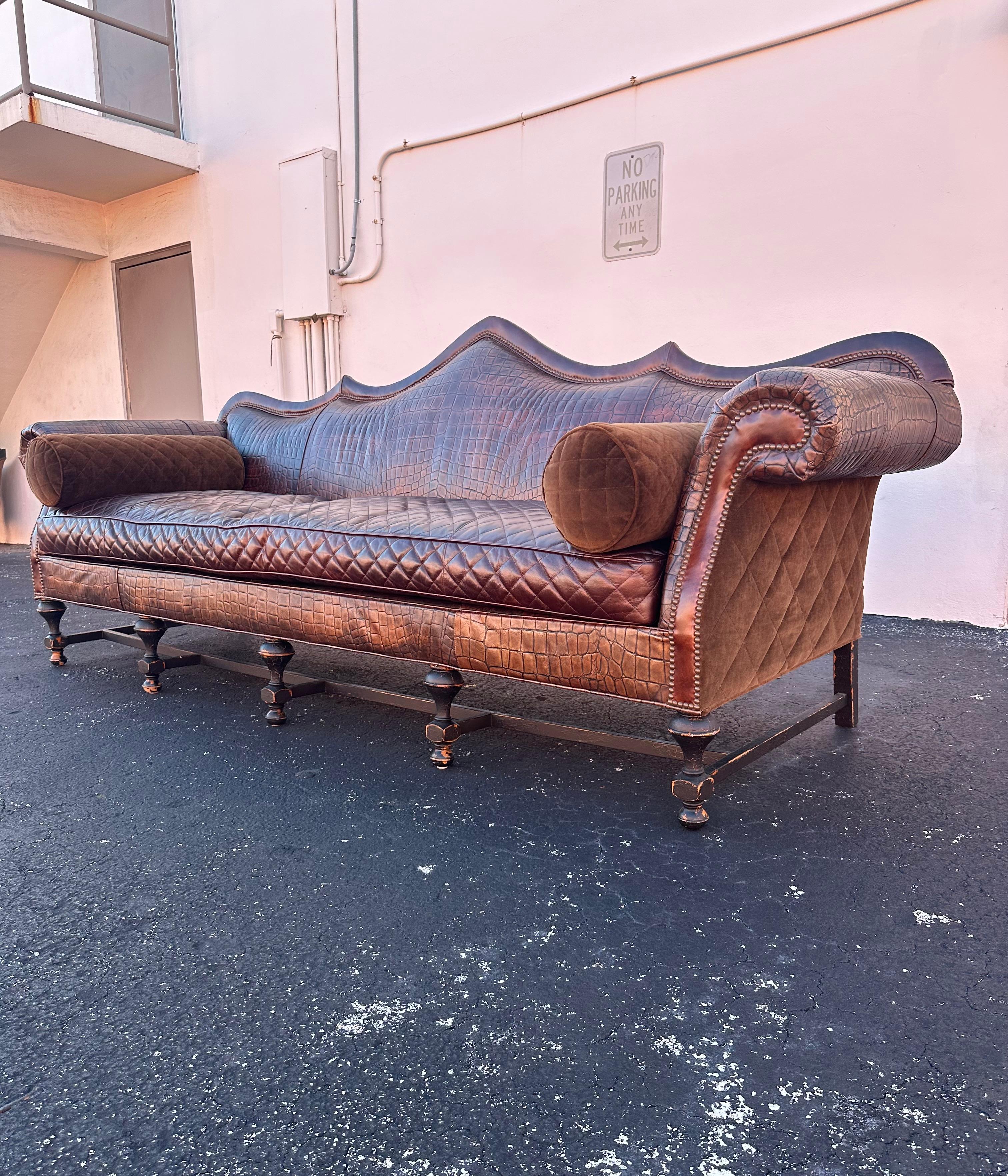 Vacchetta Old Hickory Rustic Western Bergere Cowhide Chairs Divano in pelle di alligatore in vendita