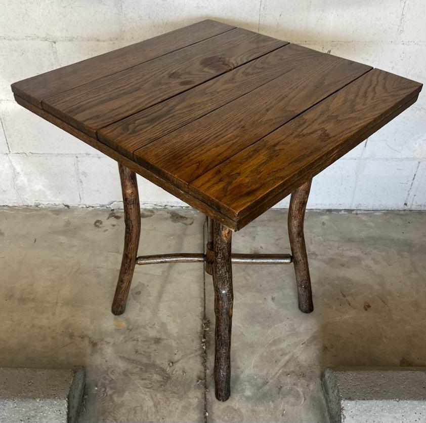 Old Hickory Side Table with Old Hickory Co. Tag In Good Condition For Sale In Los Angeles, CA