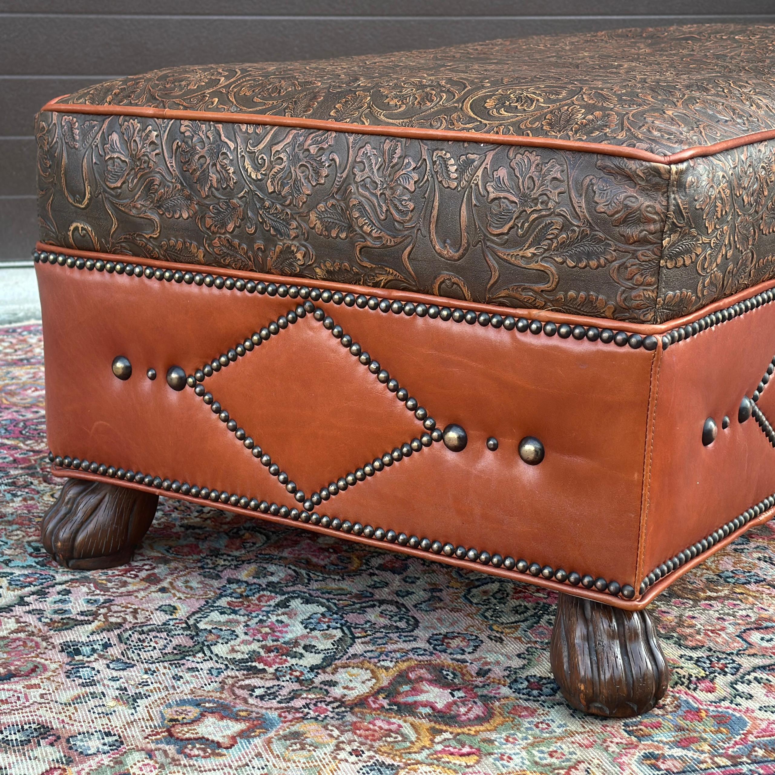 Old Hickory Tannery Cocktail-Ottoman aus Leder aus der Lucchese Home Collection (amerikanisch) im Angebot