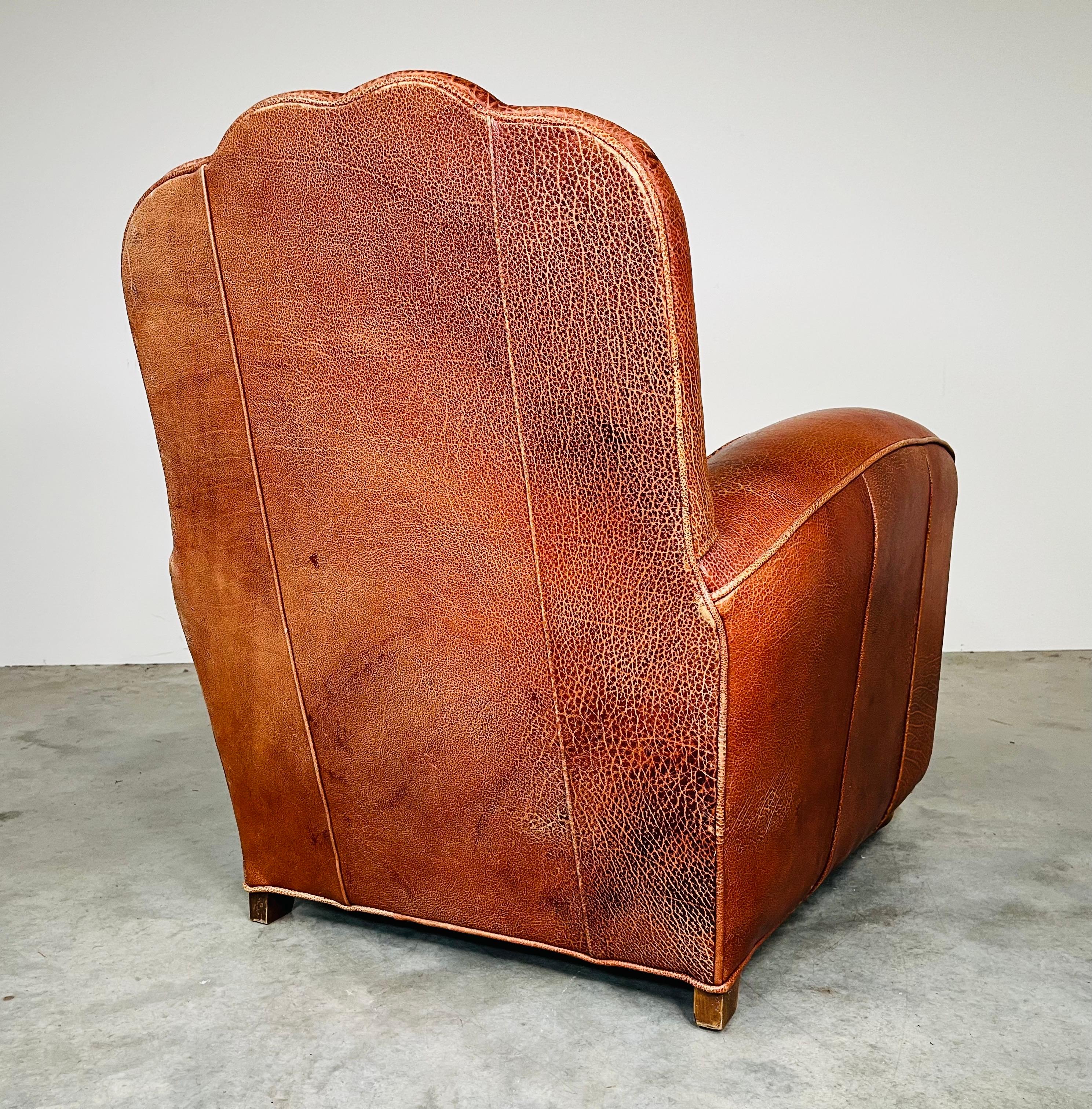 Old Hickory Tannery Traditional “Spirit Brown” Leather Club Arm-Chair In Excellent Condition For Sale In Southampton, NJ