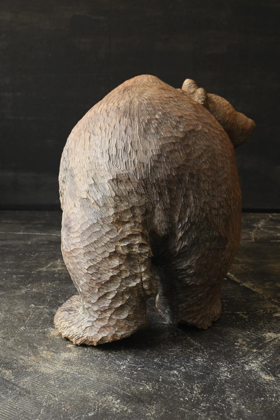 Old huge wooden carving of a bear from Hokkaido, Japan/Late 20th century 5