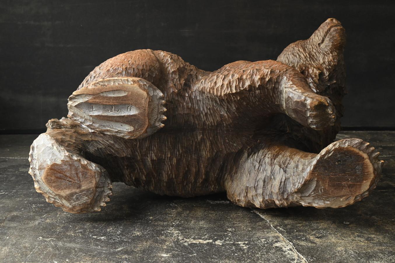 Old huge wooden carving of a bear from Hokkaido, Japan/Late 20th century 9