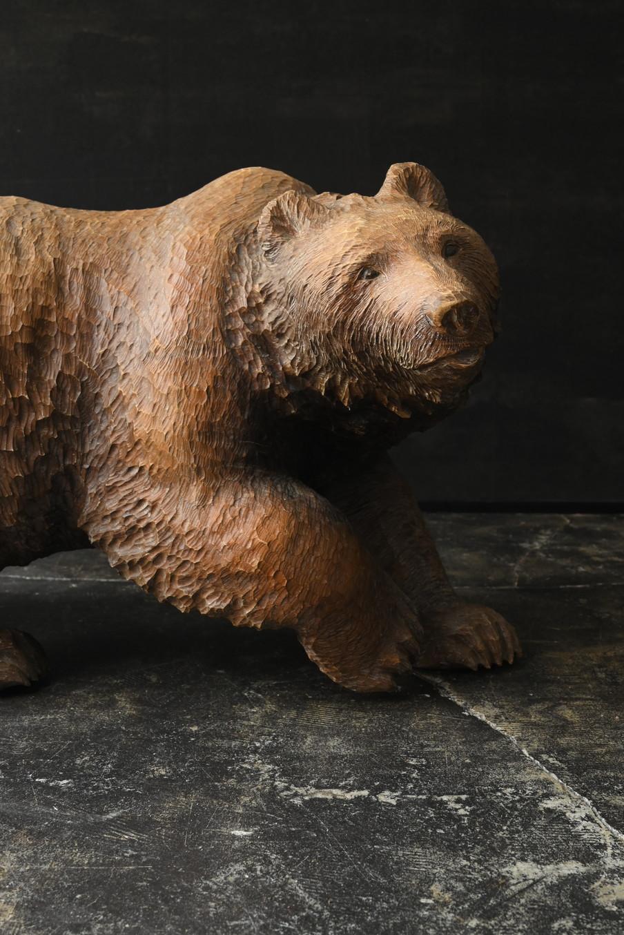 Japanese Old huge wooden carving of a bear from Hokkaido, Japan/Late 20th century