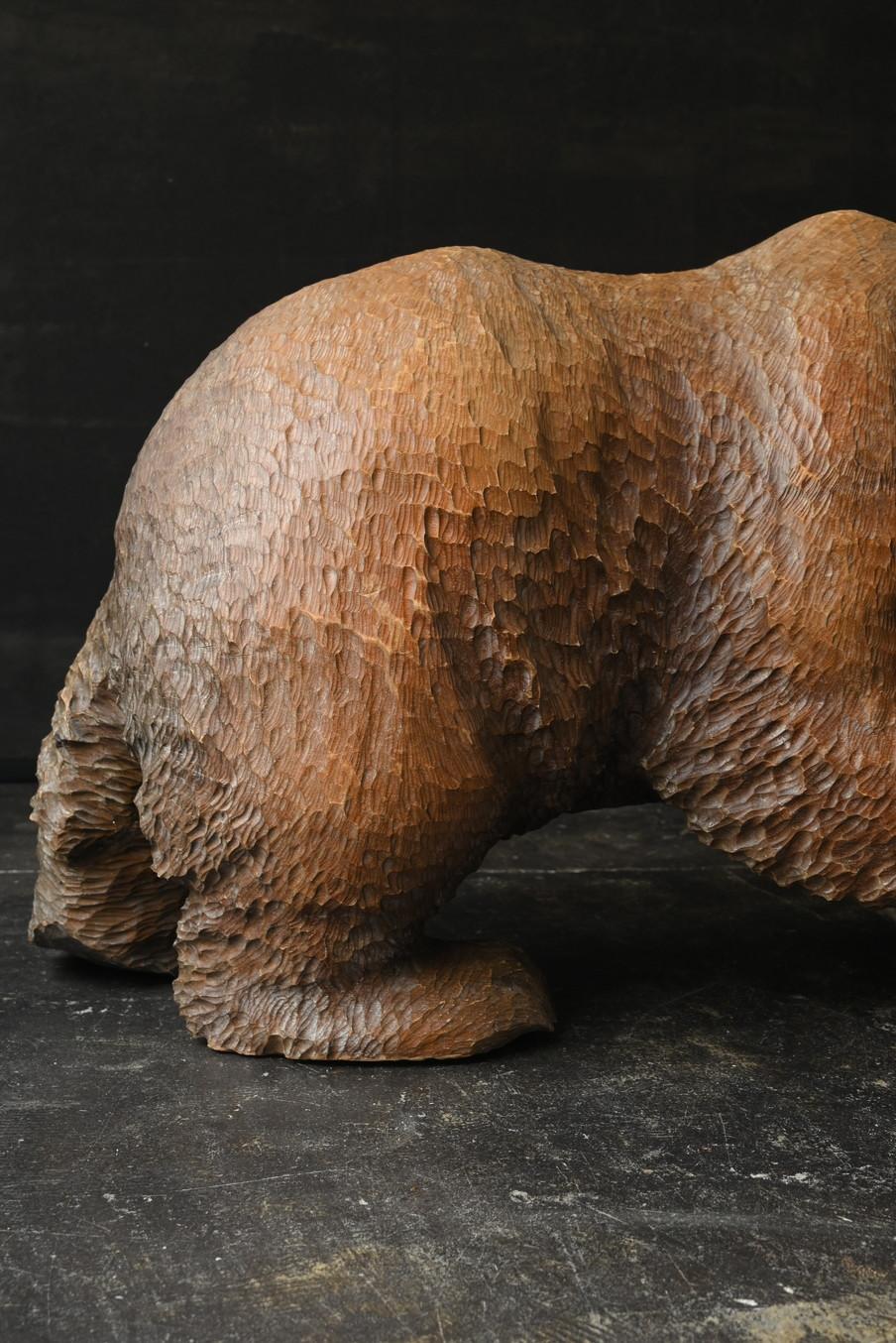 Hand-Carved Old huge wooden carving of a bear from Hokkaido, Japan/Late 20th century