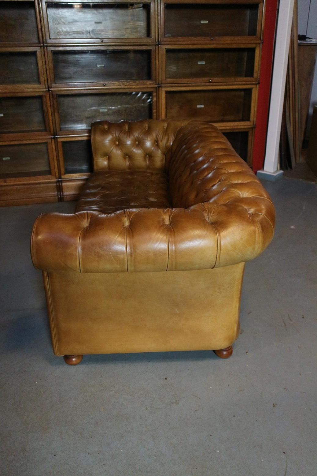 Old  Chesterfield Sofa in Good Condition 3
