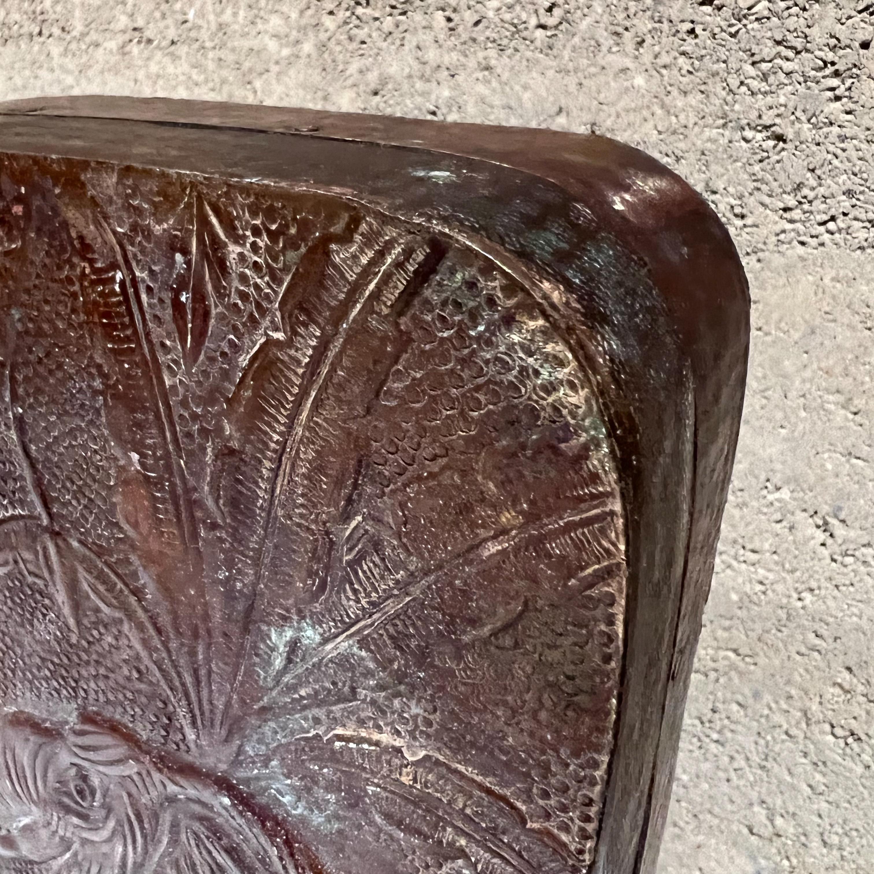 1950s Caja de cobre patinado en relieve Elefante India Indio en venta