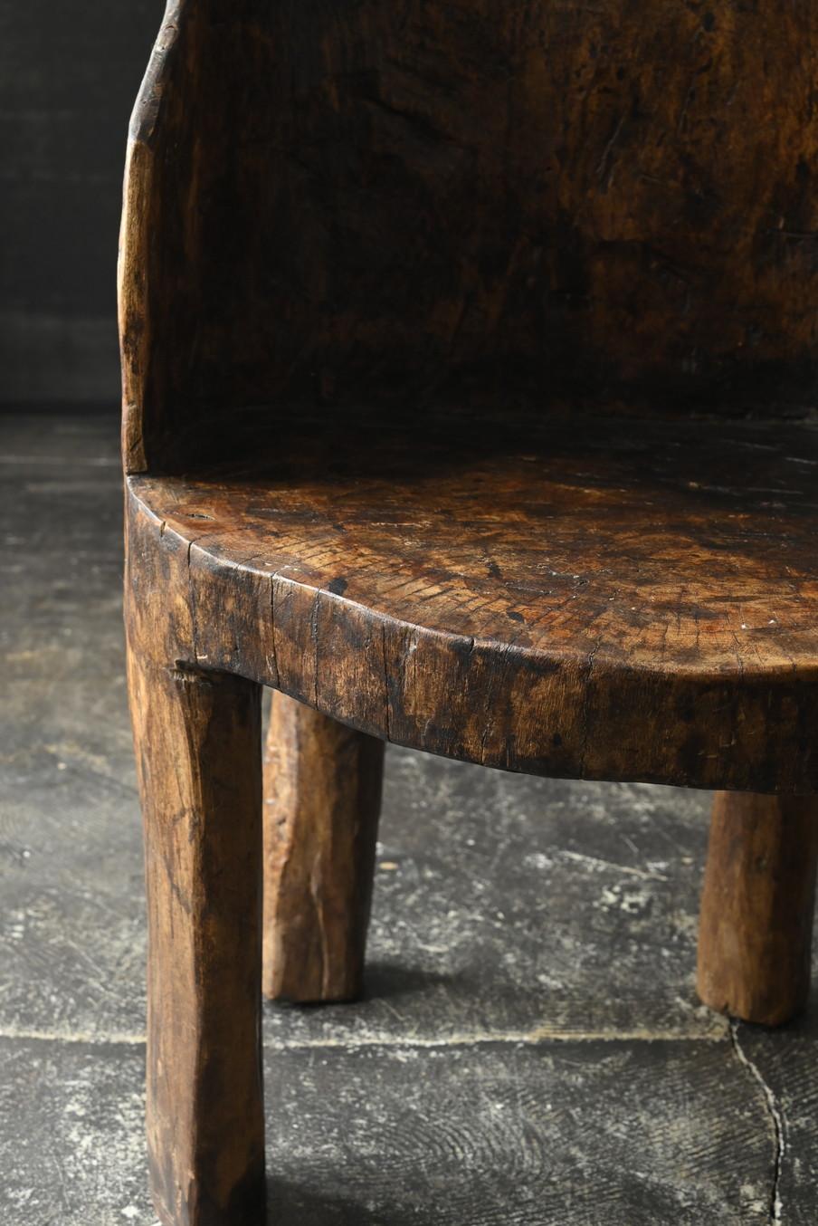 Old Indian wooden low chairB/20th century/Chair made from a single piece of wood In Good Condition For Sale In Sammu-shi, Chiba