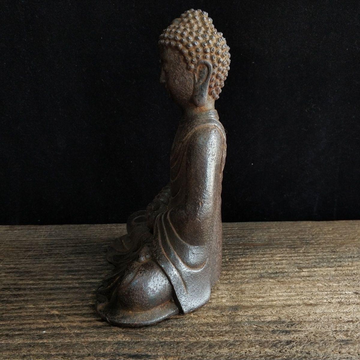 Asiento de hierro antiguo Estatua de Buda Sakyamuni en Bastante bueno estado para la venta en 景德镇市, CN
