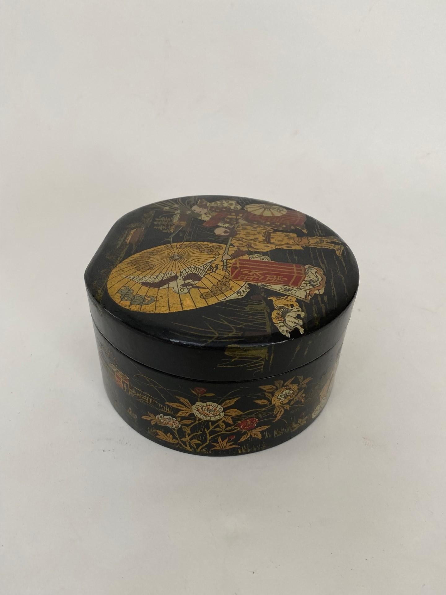 Paper Old Japanese Black Lacquered Decorative Round Papier Mache Box with Hinged Top For Sale