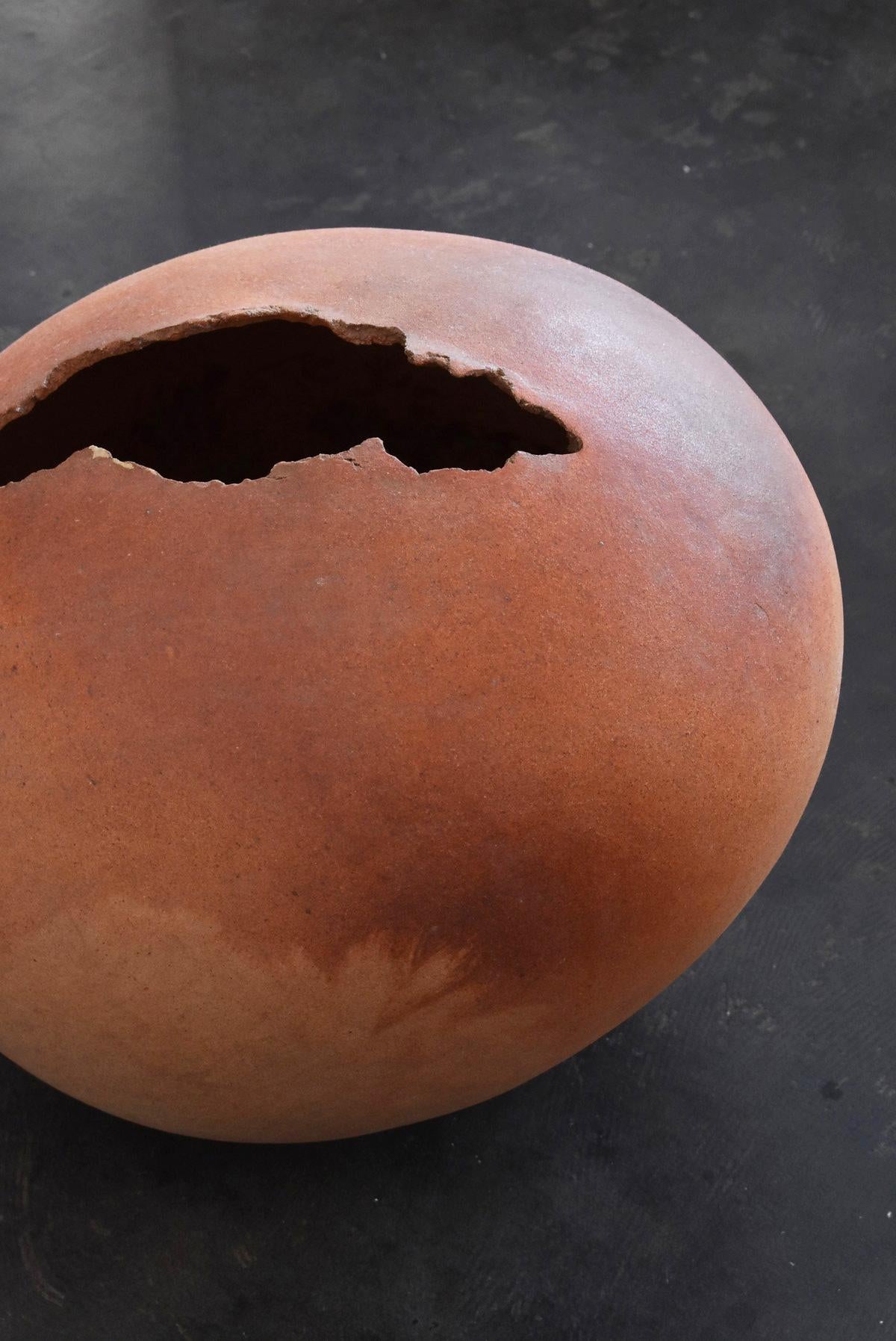 Old Japanese Ceramic Works / Egg-Shaped Terracotta, Early 20th Century 1