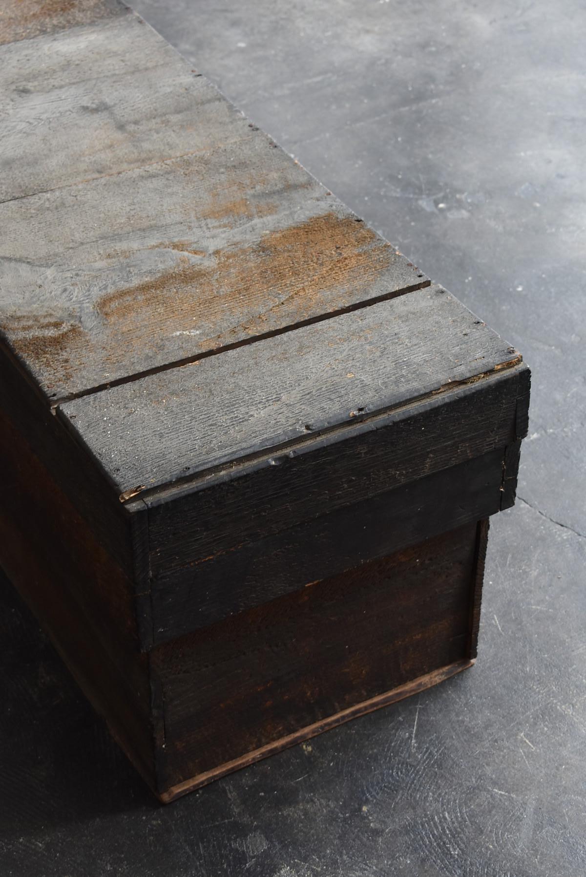 Cedar Old Japanese Wooden Box/1868-1940 Farmer Antique Box/Coffee Tables /Bench
