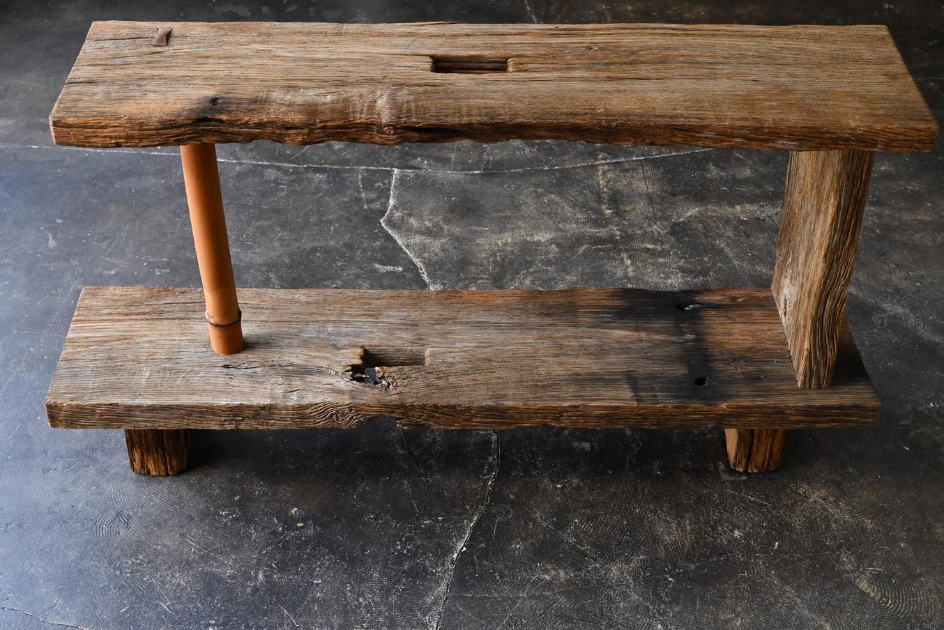 We have a unique Japanese aesthetic sense.
And only we can introduce unique items through our purchasing channels in Japan and the experience we have gained so far, in such a way that no one else can imitate.

This is an old shelf made in Japan