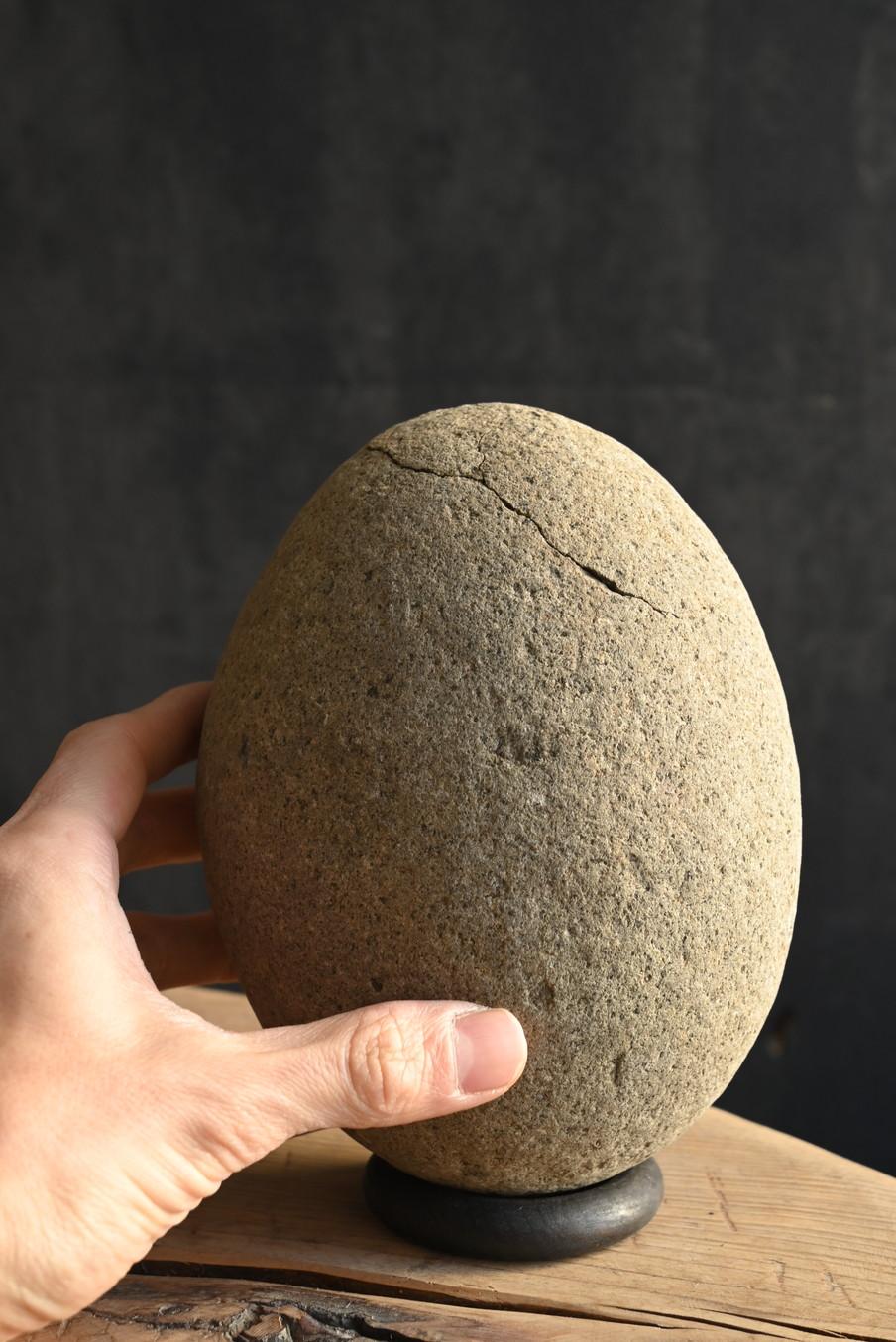 Showa Old Japanese egg-shaped appreciation stone/stone object/Japanese scholar's stone