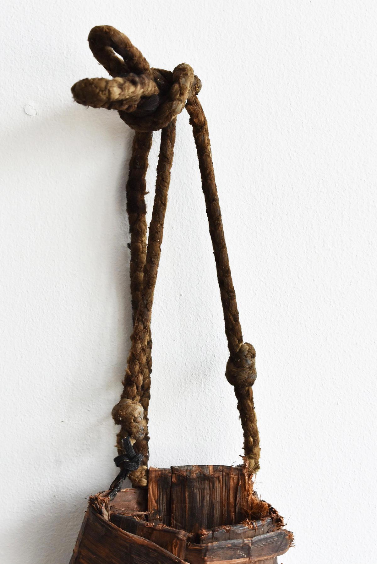 Old Japanese Folk Art / Farmer's Tools Made of Bark / Vase / Flower Basket In Good Condition In Sammu-shi, Chiba
