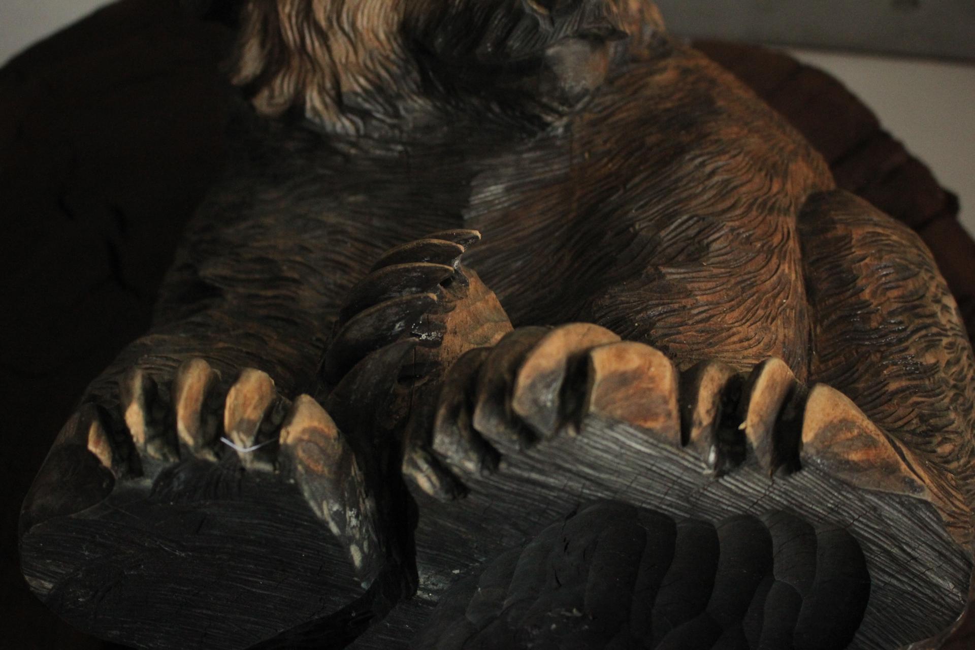 Old Japanese Hokkaido Folk Crafts Large Wood Carving Sitting Bear For Sale 10