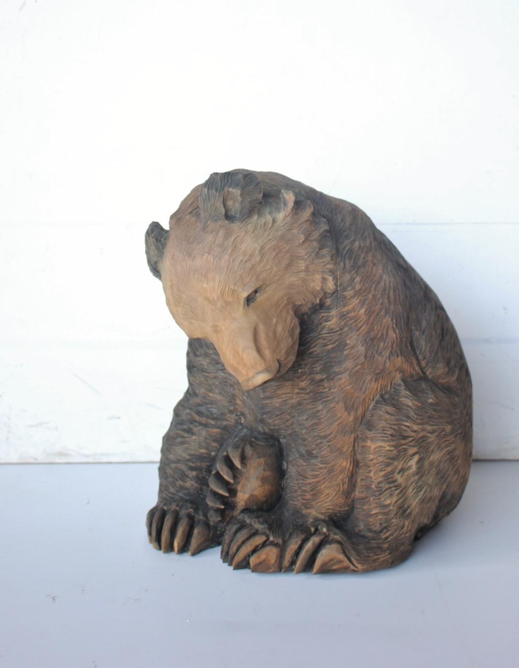 Old Japanese Hokkaido Folk Crafts Large Wood Carving Sitting Bear (Ours assis) en vente 10