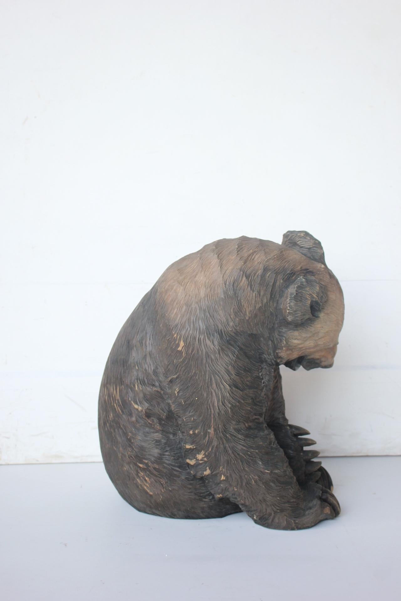 Old Japanese Hokkaido Folk Crafts Large Wood Carving Sitting Bear (Ours assis) en vente 12