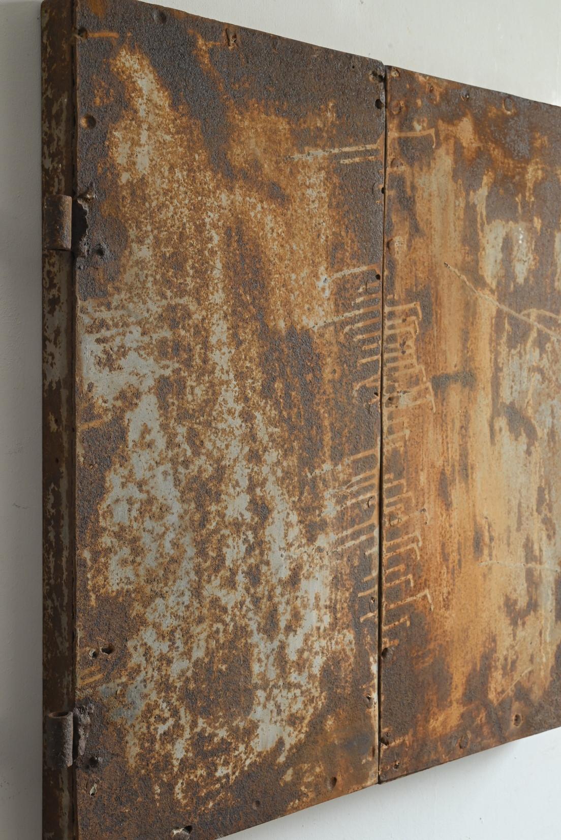 Machine-Made Old Japanese iron door / wall hanging object/Like an abstract painting For Sale