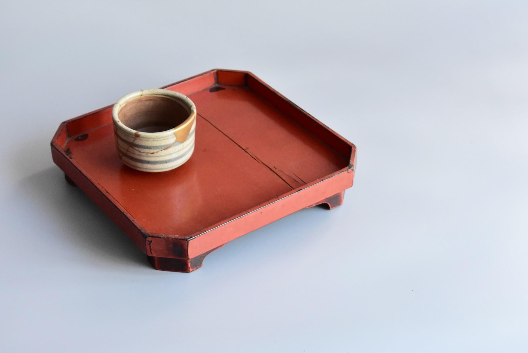 We Japanese introduce unique items with unique aesthetics, purchasing routes, and ways that no one can imitate.

These items date from the mid-Edo period in Japan.
Negoro is one of the Japanese lacquerware painting methods.
It is characterized
