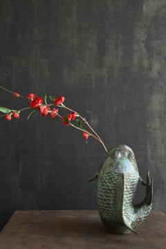 Old Japanese metal carp-shaped flower vase / Showa era / Bronze or brass